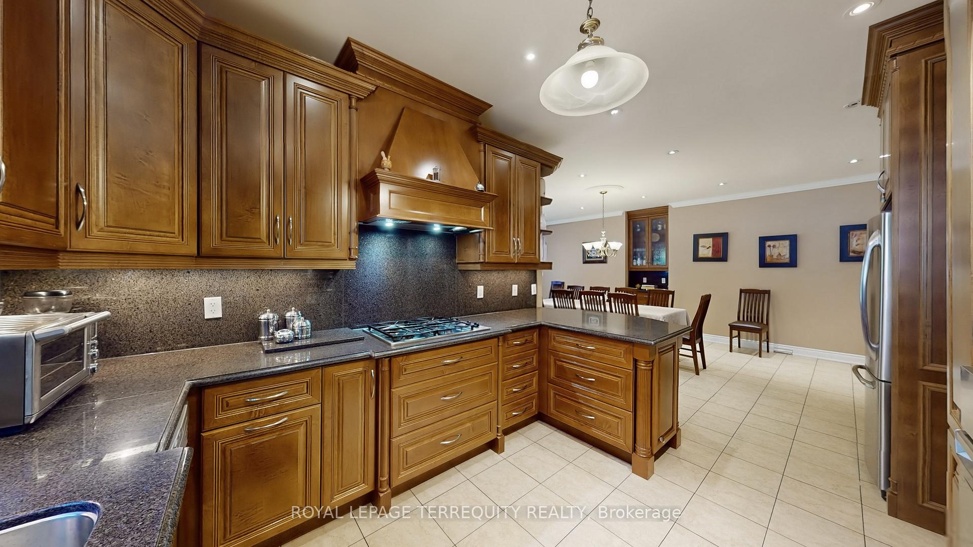 Photo 13 of 134 Hadrian Drive, Etobicoke, Elms-Old Rexdale — HOMEH