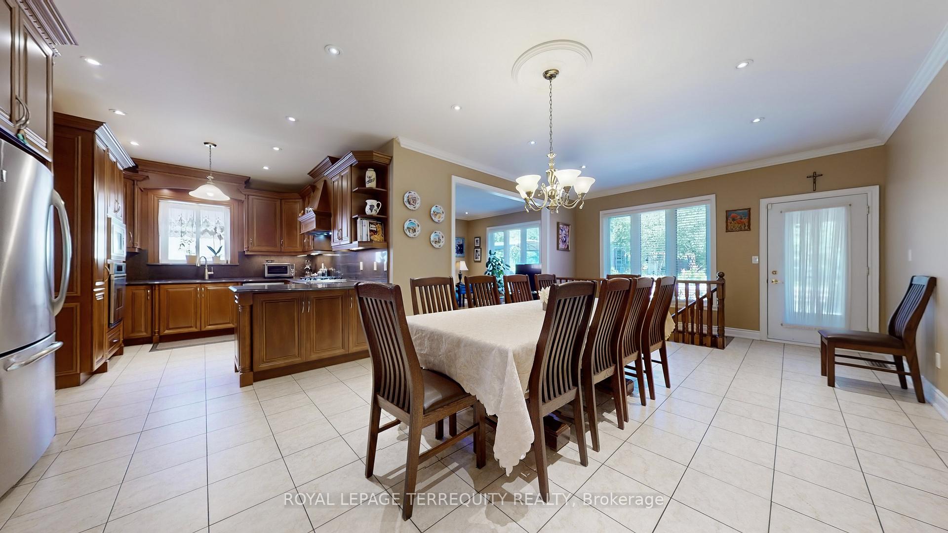 Photo 14 of 134 Hadrian Drive, Etobicoke, Elms-Old Rexdale — HOMEH