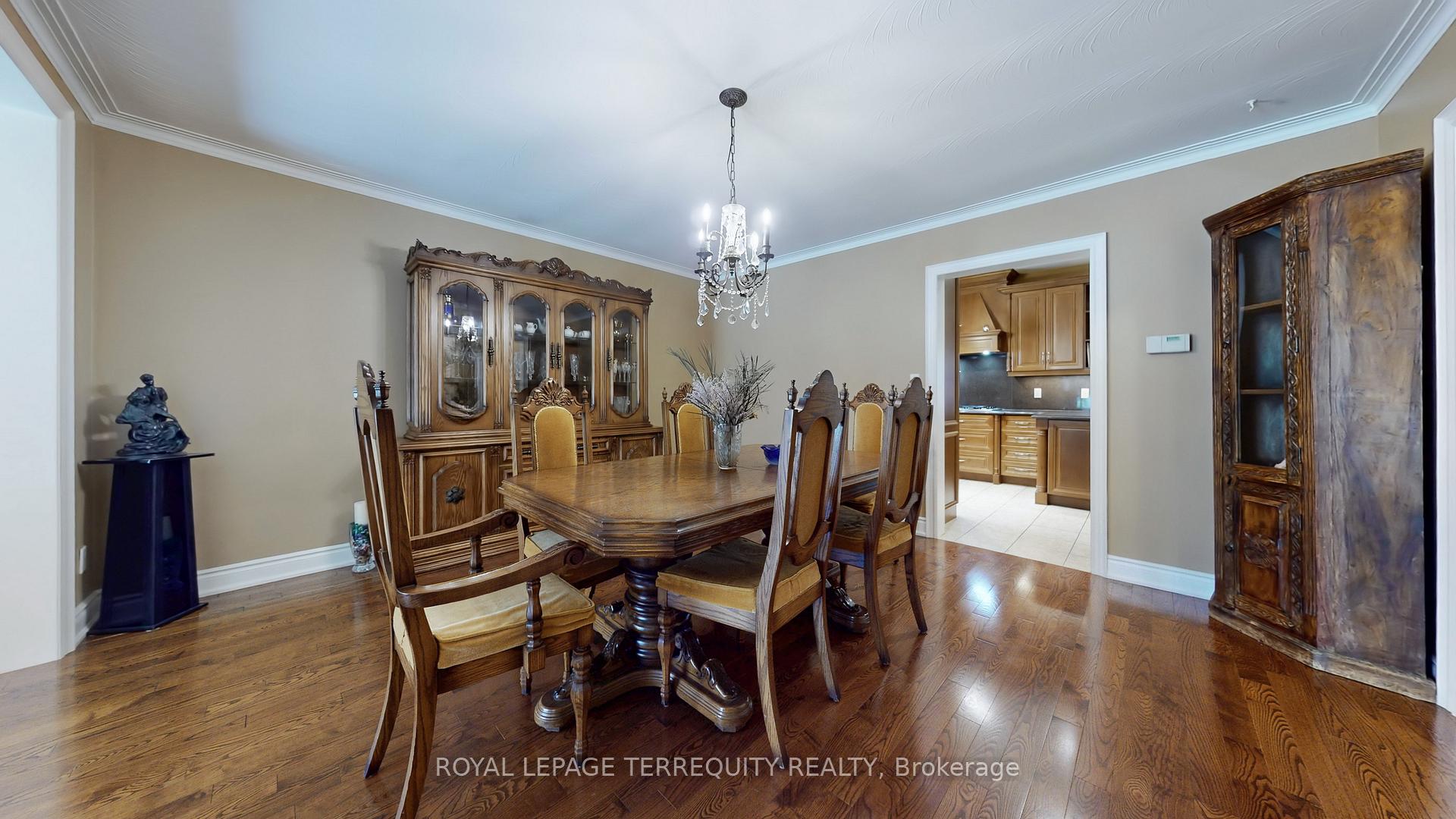 Photo 17 of 134 Hadrian Drive, Etobicoke, Elms-Old Rexdale — HOMEH
