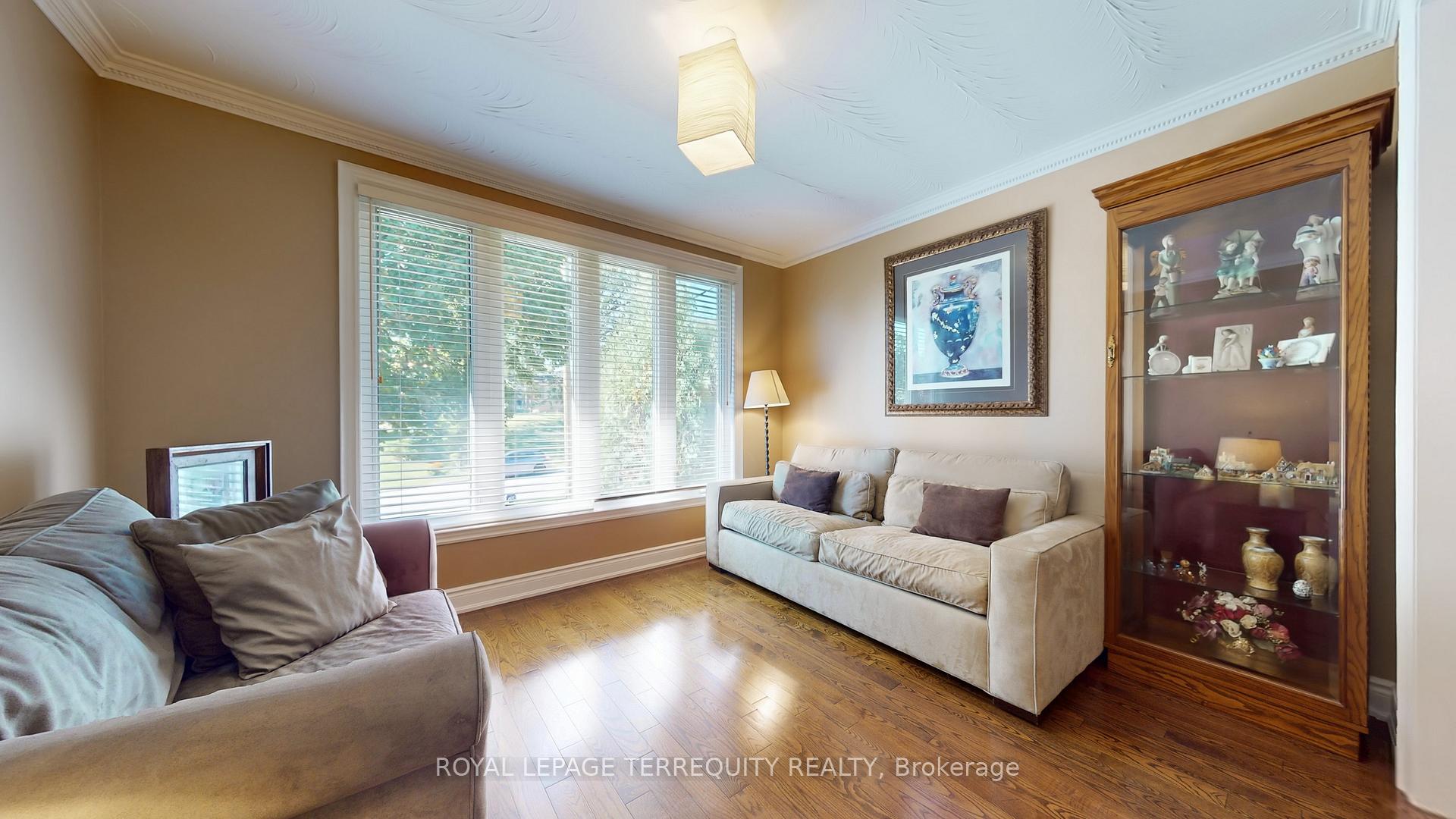 Photo 18 of 134 Hadrian Drive, Etobicoke, Elms-Old Rexdale — HOMEH