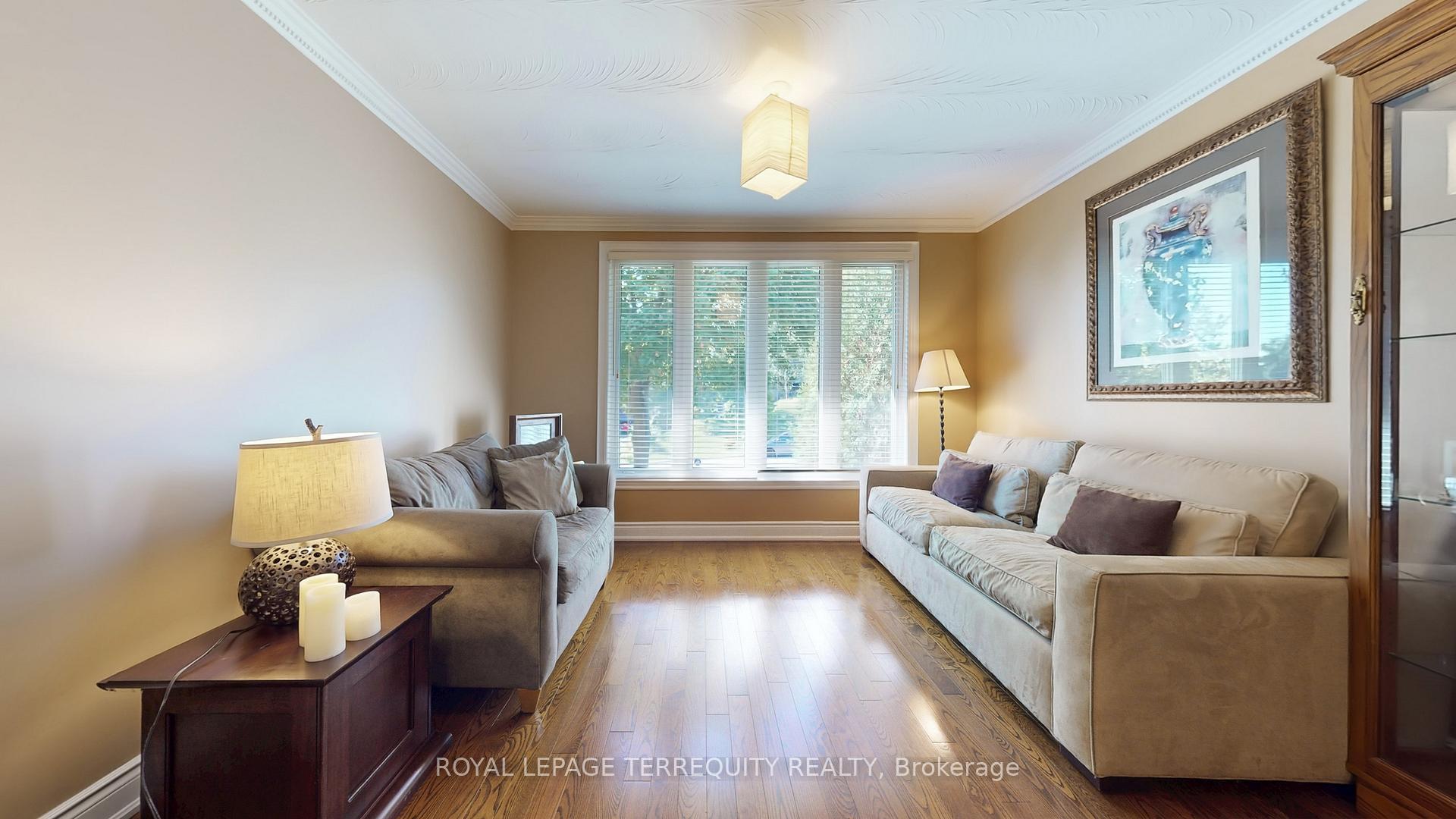 Photo 19 of 134 Hadrian Drive, Etobicoke, Elms-Old Rexdale — HOMEH