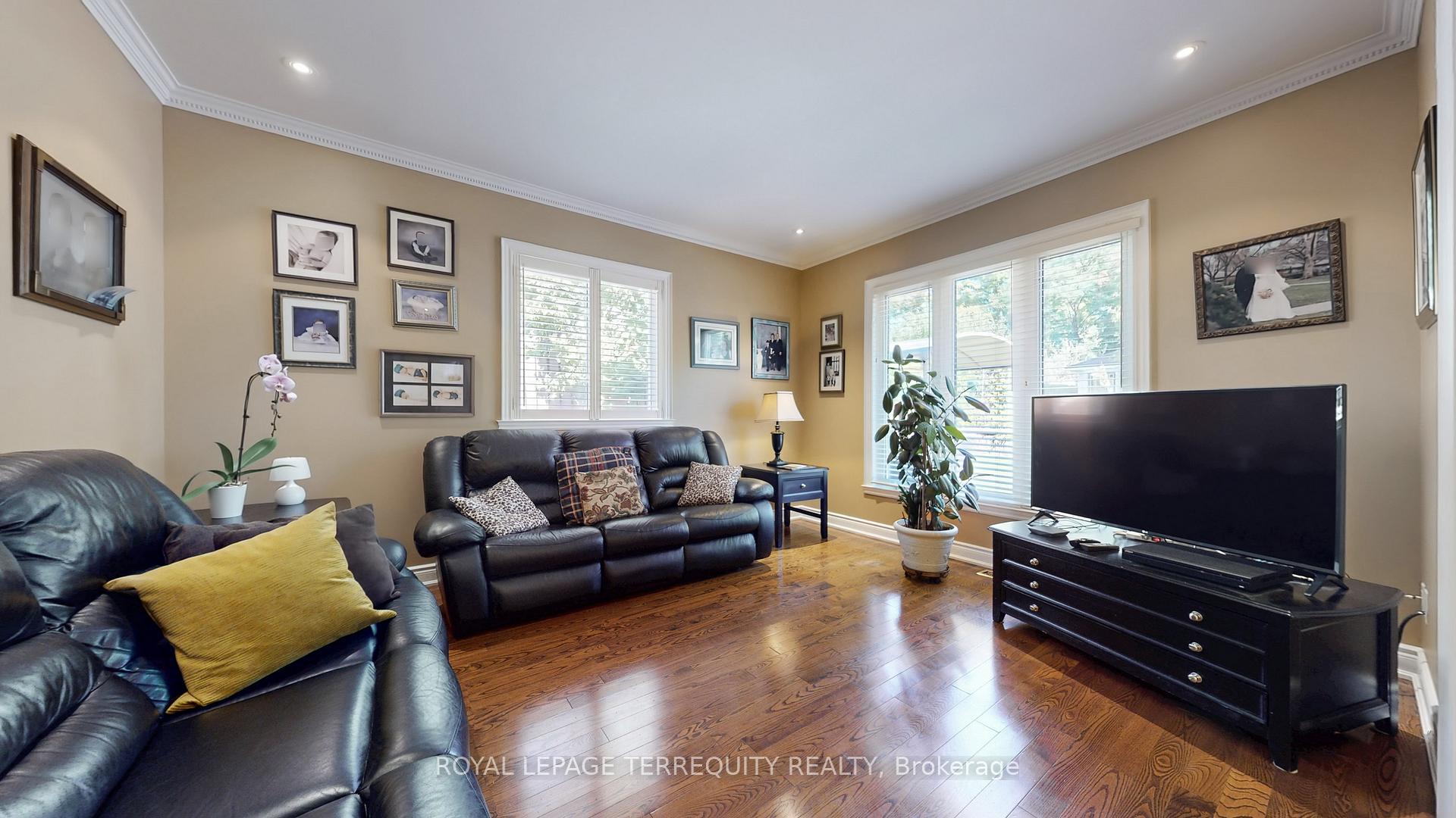 Photo 21 of 134 Hadrian Drive, Etobicoke, Elms-Old Rexdale — HOMEH