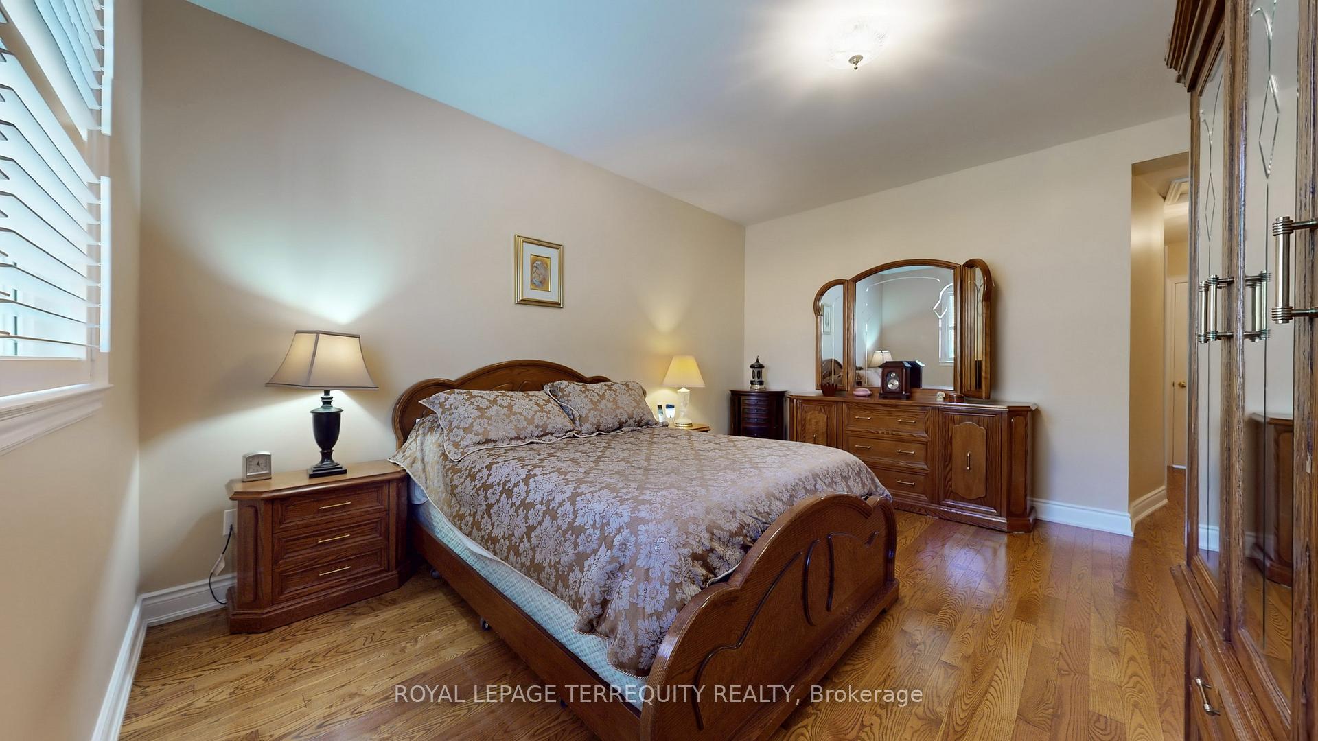 Photo 23 of 134 Hadrian Drive, Etobicoke, Elms-Old Rexdale — HOMEH