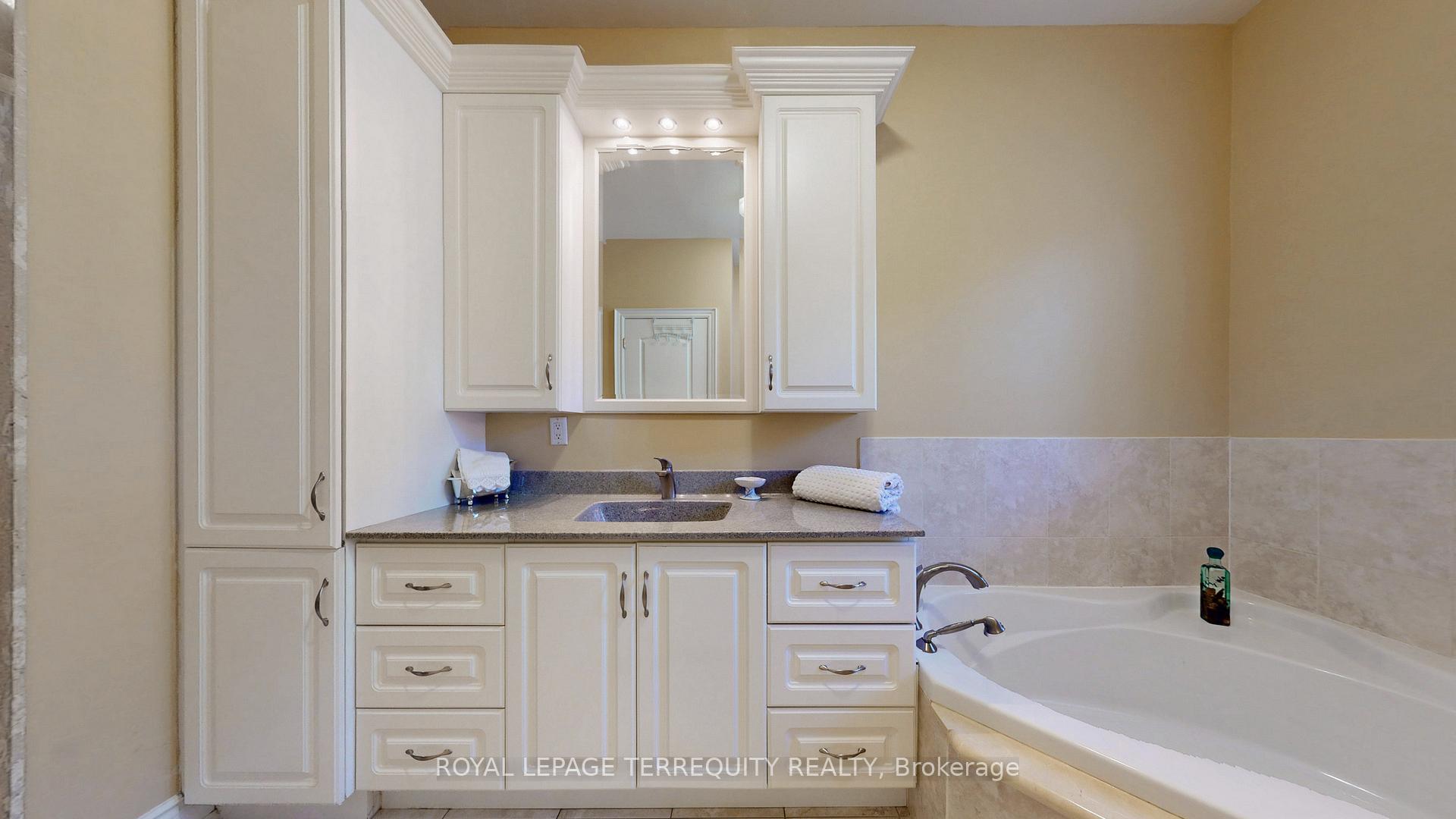 Photo 26 of 134 Hadrian Drive, Etobicoke, Elms-Old Rexdale — HOMEH