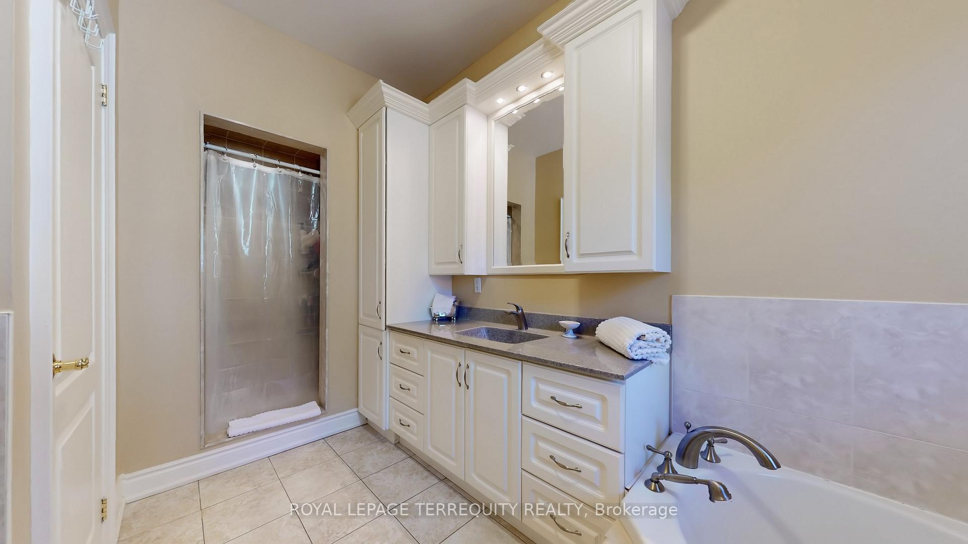 Photo 27 of 134 Hadrian Drive, Etobicoke, Elms-Old Rexdale — HOMEH