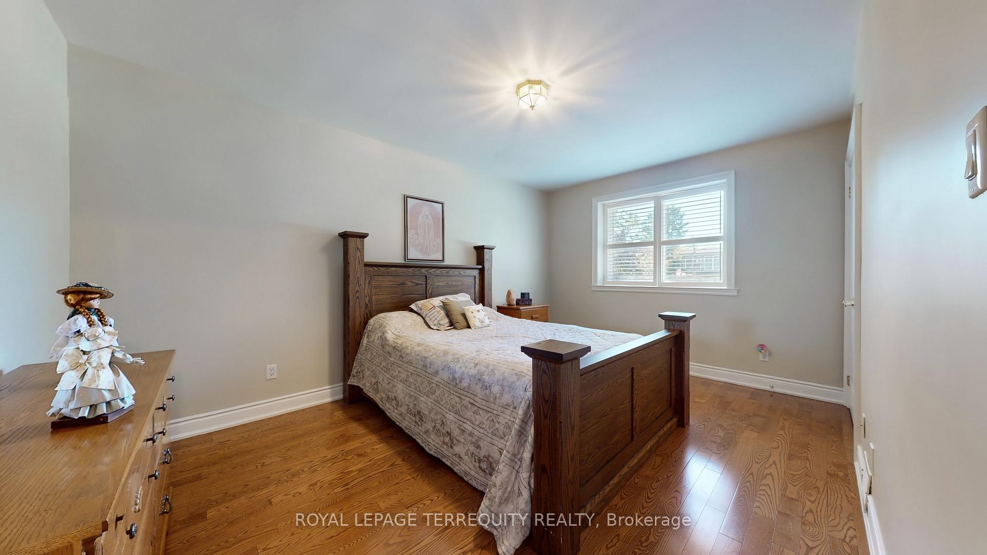 Photo 29 of 134 Hadrian Drive, Etobicoke, Elms-Old Rexdale — HOMEH