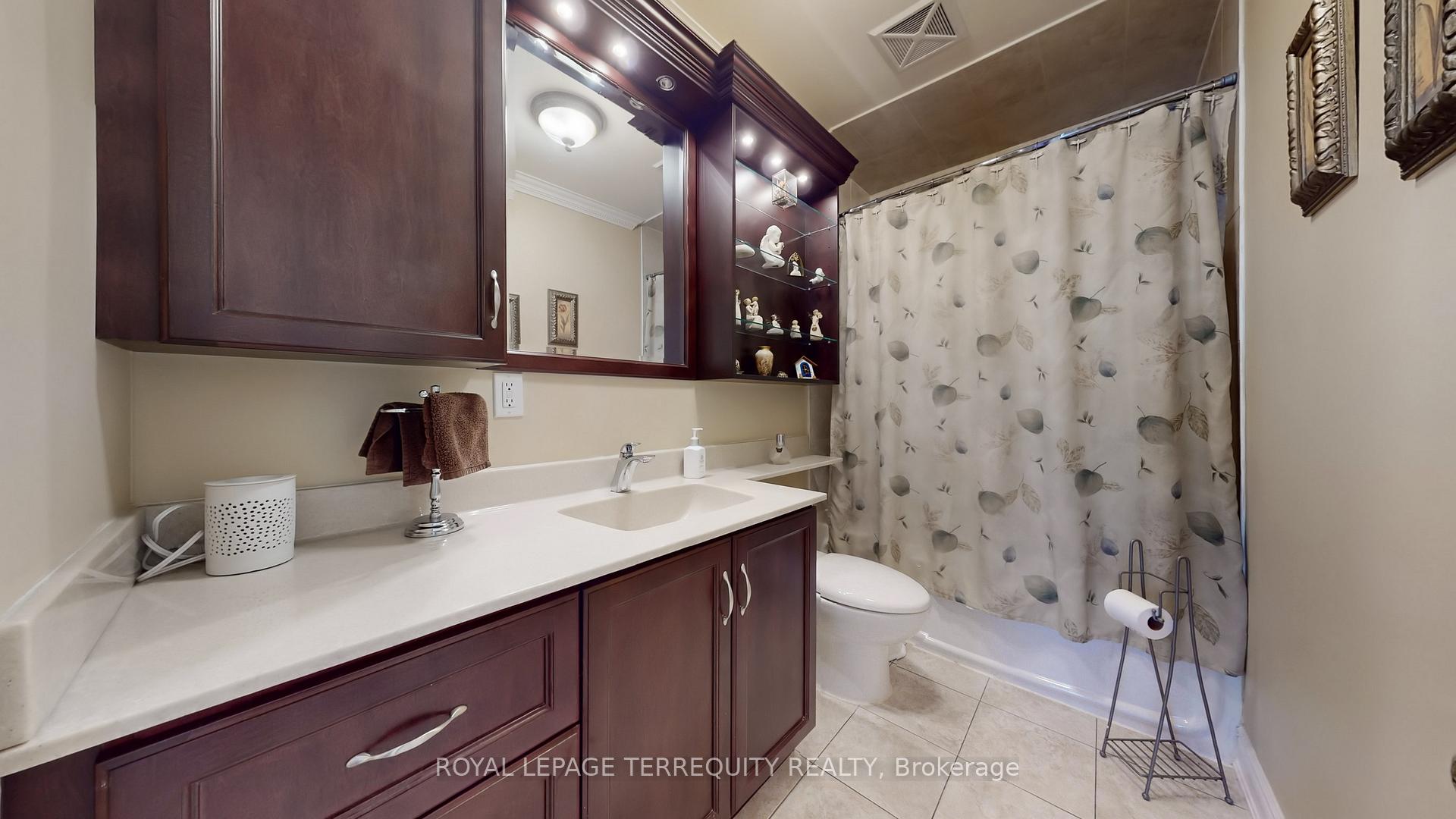 Photo 30 of 134 Hadrian Drive, Etobicoke, Elms-Old Rexdale — HOMEH
