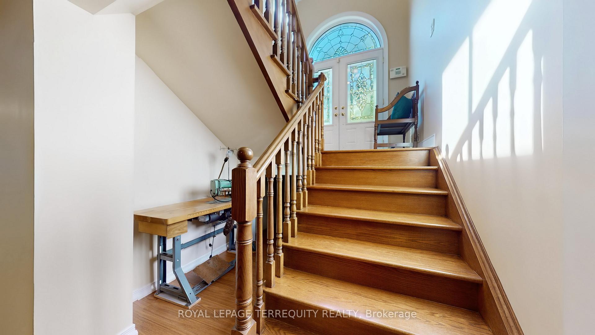 Photo 32 of 134 Hadrian Drive, Etobicoke, Elms-Old Rexdale — HOMEH