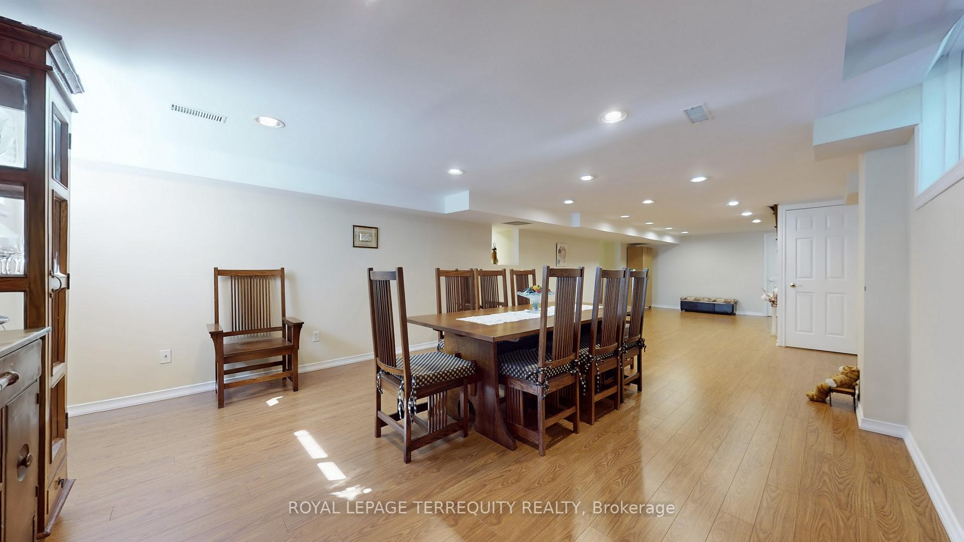 Photo 38 of 134 Hadrian Drive, Etobicoke, Elms-Old Rexdale — HOMEH