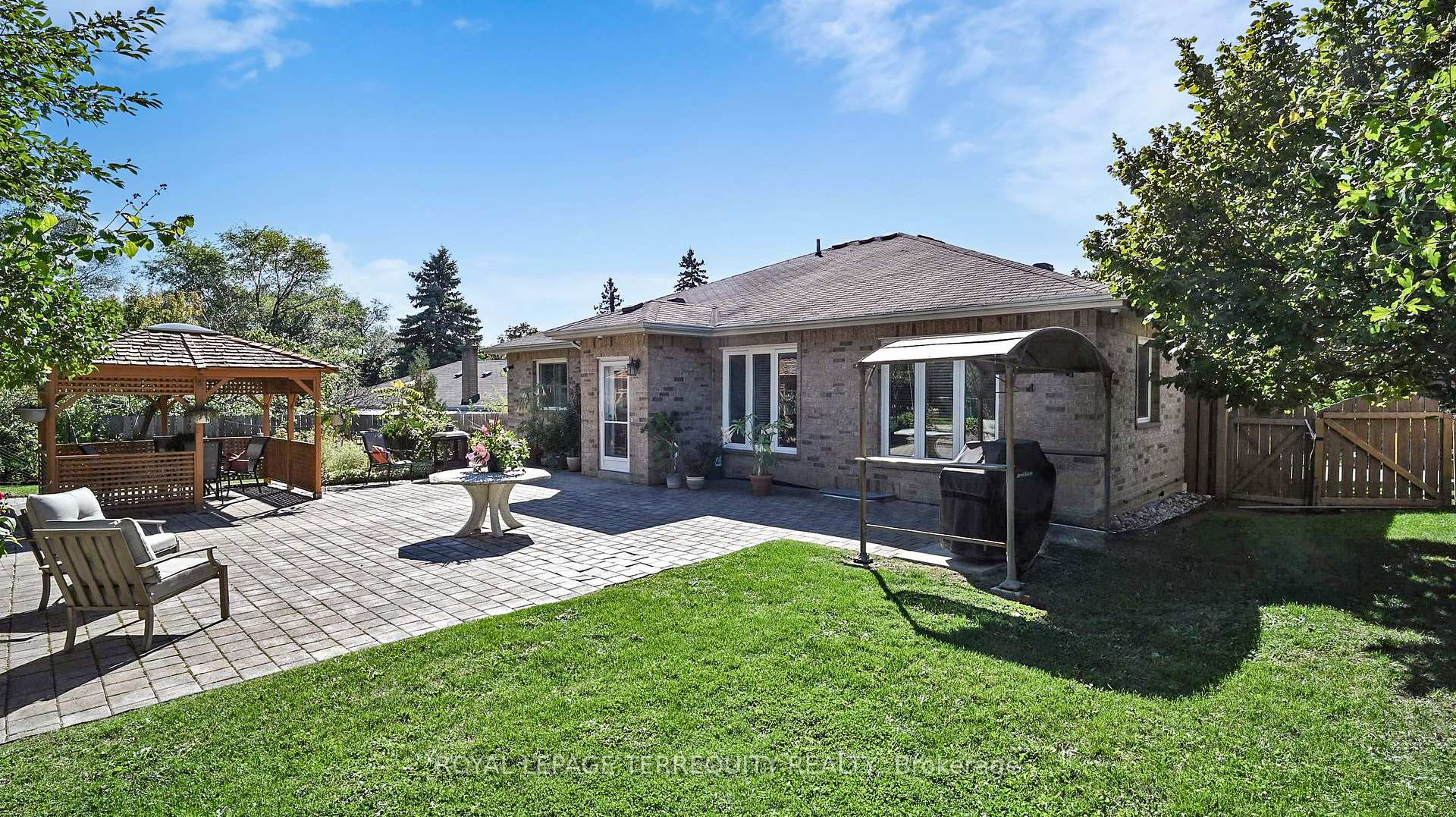 Photo 40 of 134 Hadrian Drive, Etobicoke, Elms-Old Rexdale — HOMEH