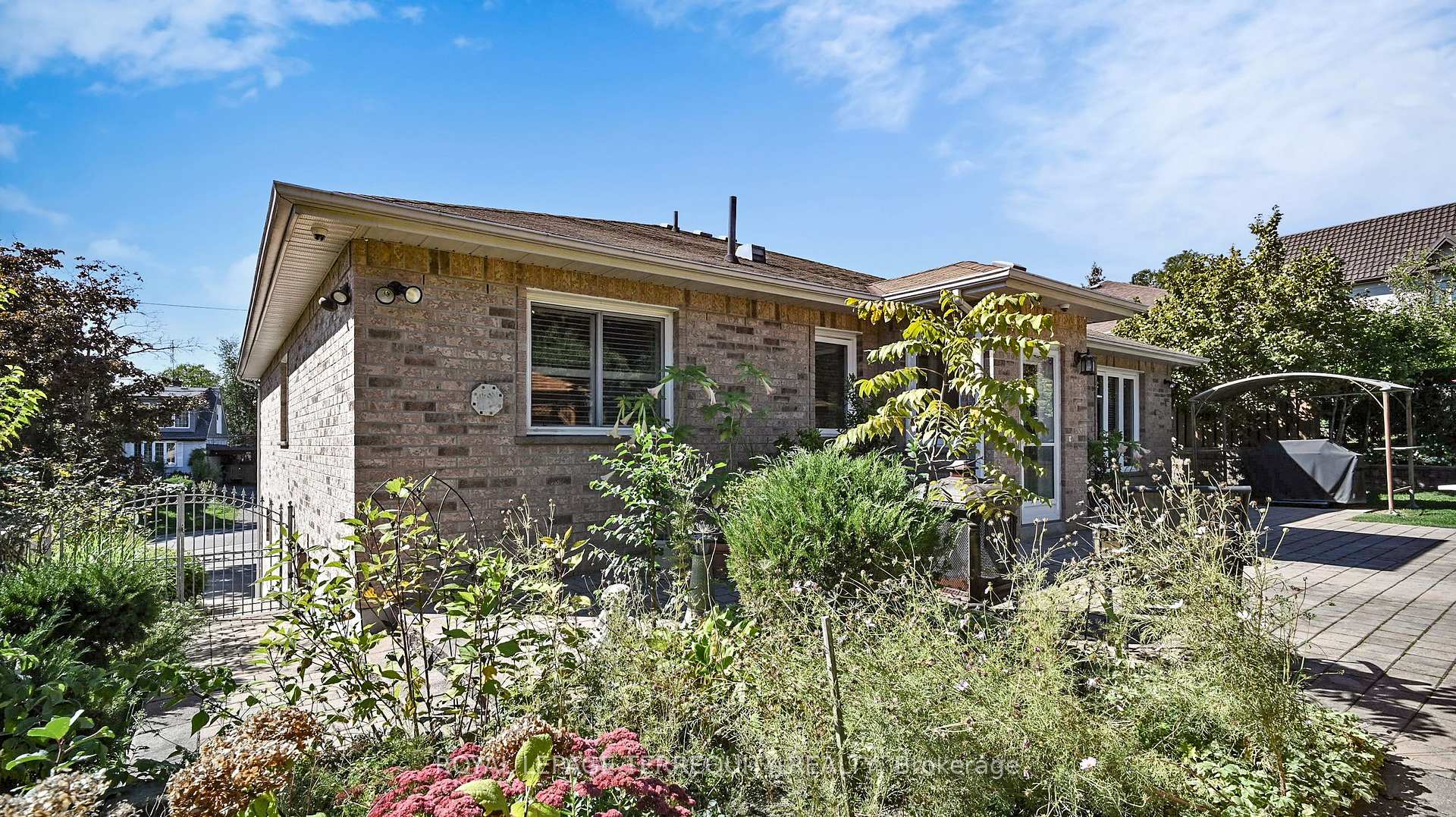 Photo 42 of 134 Hadrian Drive, Etobicoke, Elms-Old Rexdale — HOMEH