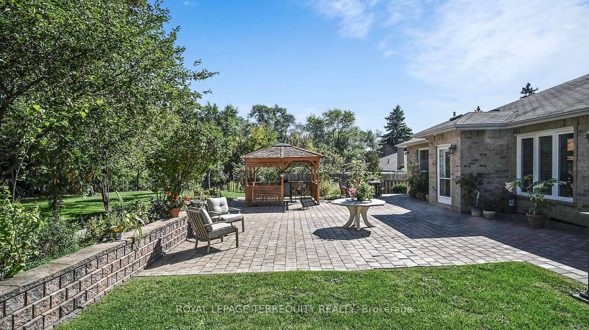 Photo 44 of 134 Hadrian Drive, Etobicoke, Elms-Old Rexdale — HOMEH