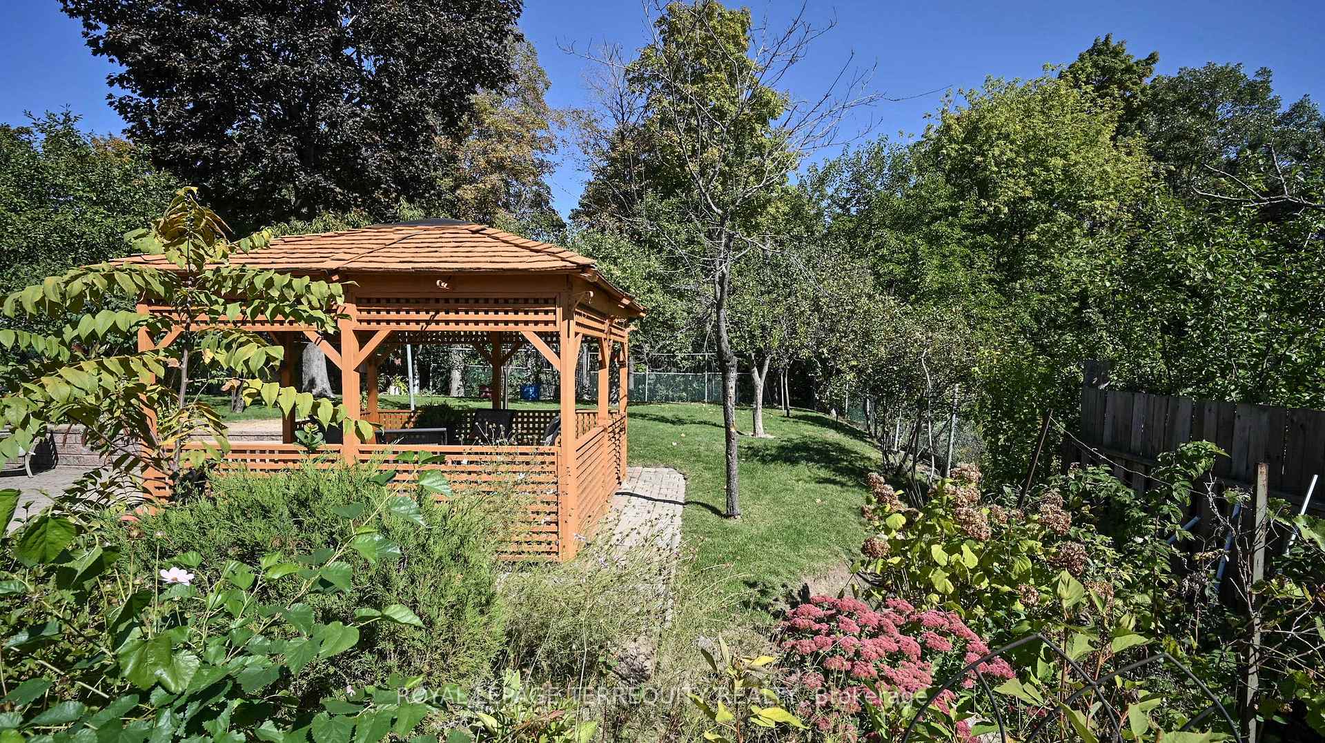Photo 45 of 134 Hadrian Drive, Etobicoke, Elms-Old Rexdale — HOMEH