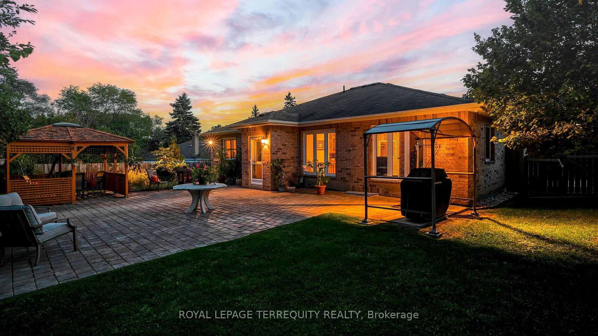 Photo 46 of 134 Hadrian Drive, Etobicoke, Elms-Old Rexdale — HOMEH