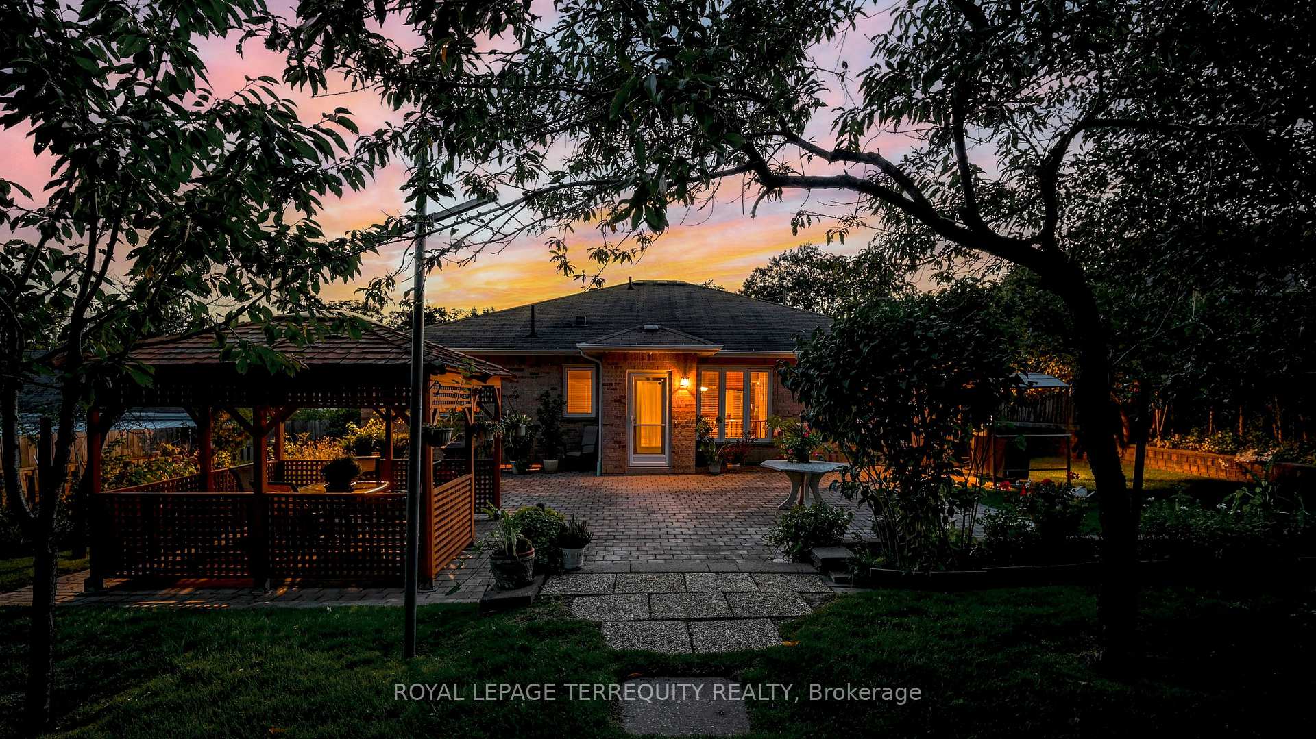 Photo 47 of 134 Hadrian Drive, Etobicoke, Elms-Old Rexdale — HOMEH