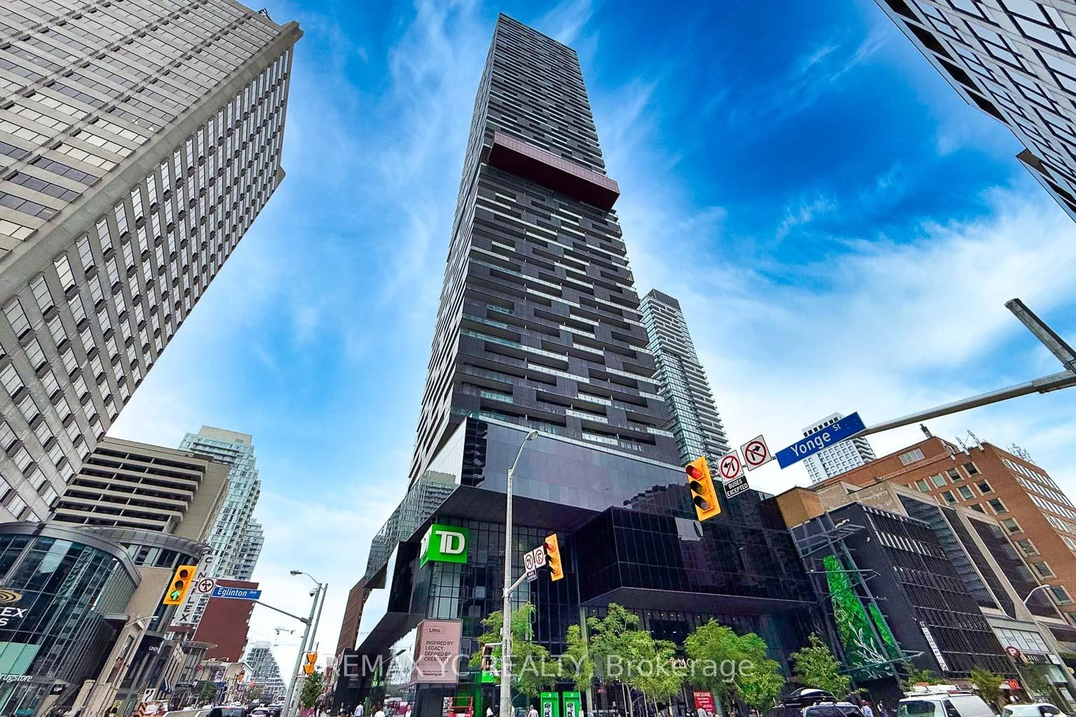 Photo of Unit 4812, 8 Eglinton Avenue E