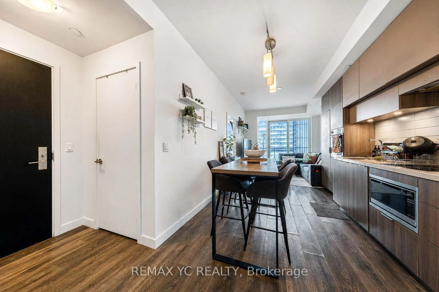Photo 3 of Unit 4812, 8 Eglinton Avenue E, Toronto, Mount Pleasant West — HOMEH
