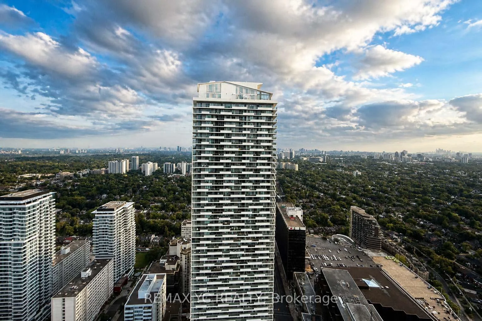 Photo 33 of Unit 4812, 8 Eglinton Avenue E, Toronto, Mount Pleasant West — HOMEH