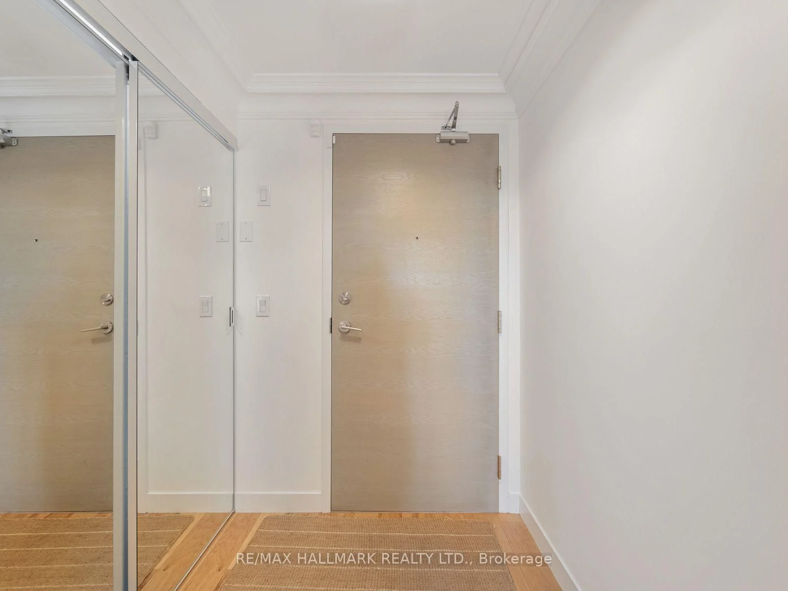 Photo 5 of Unit 414, 2055 Danforth Avenue, Toronto, Woodbine Corridor — HOMEH