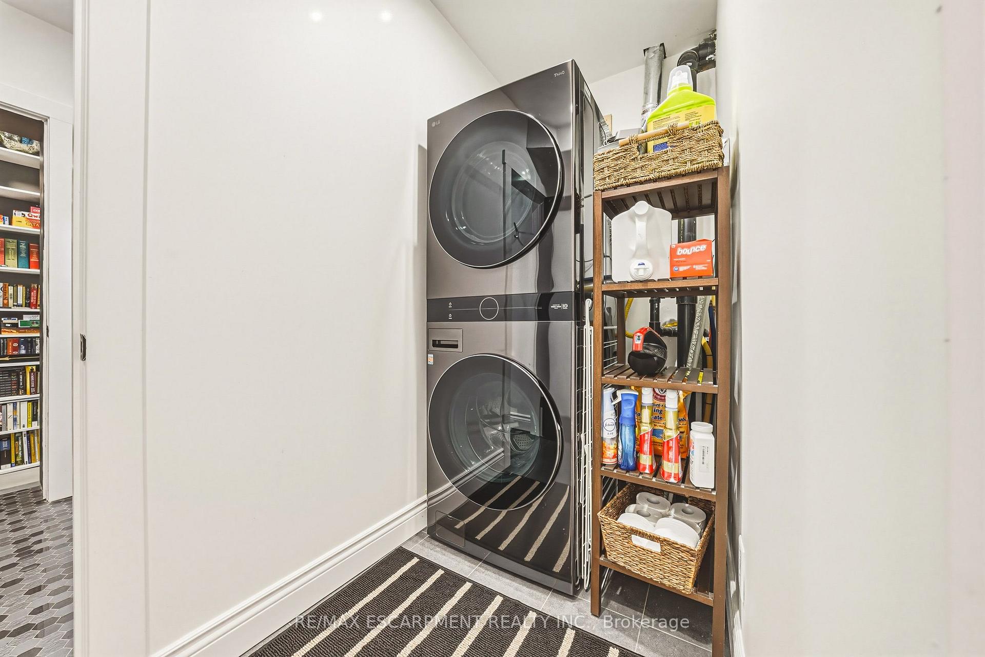 Photo 13 of 153 Elgin Street, Hamilton, Beasley — HOMEH