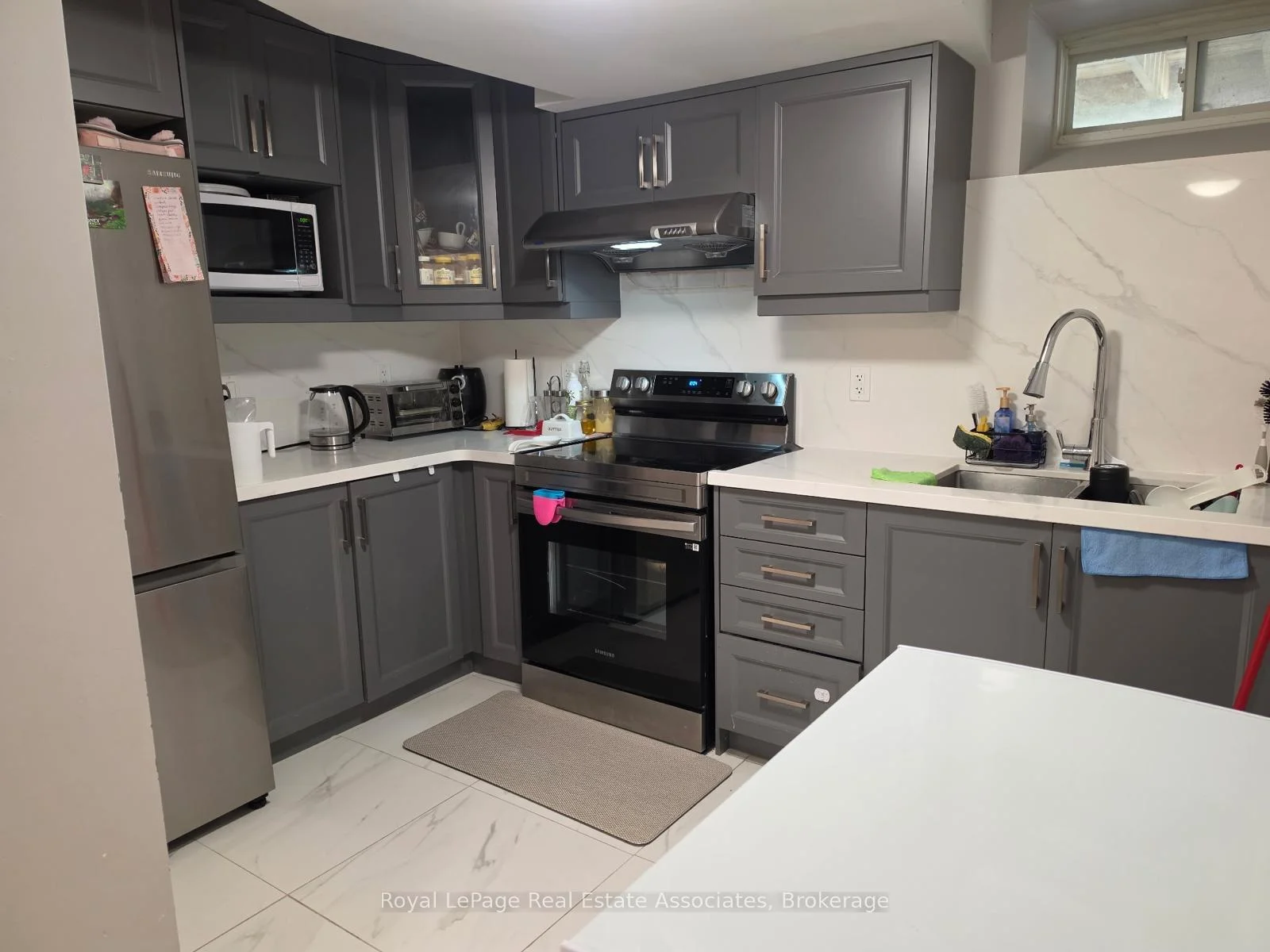 Photo 4 of 1241 Raspberry Terrace, Milton, Ford — HOMEH