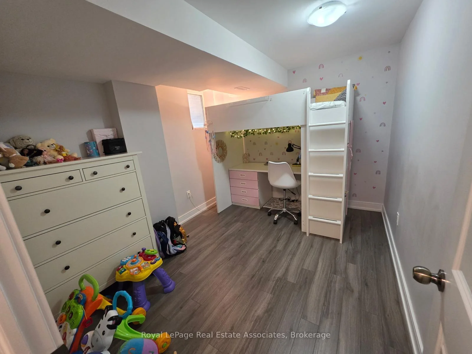 Photo 6 of 1241 Raspberry Terrace, Milton, Ford — HOMEH