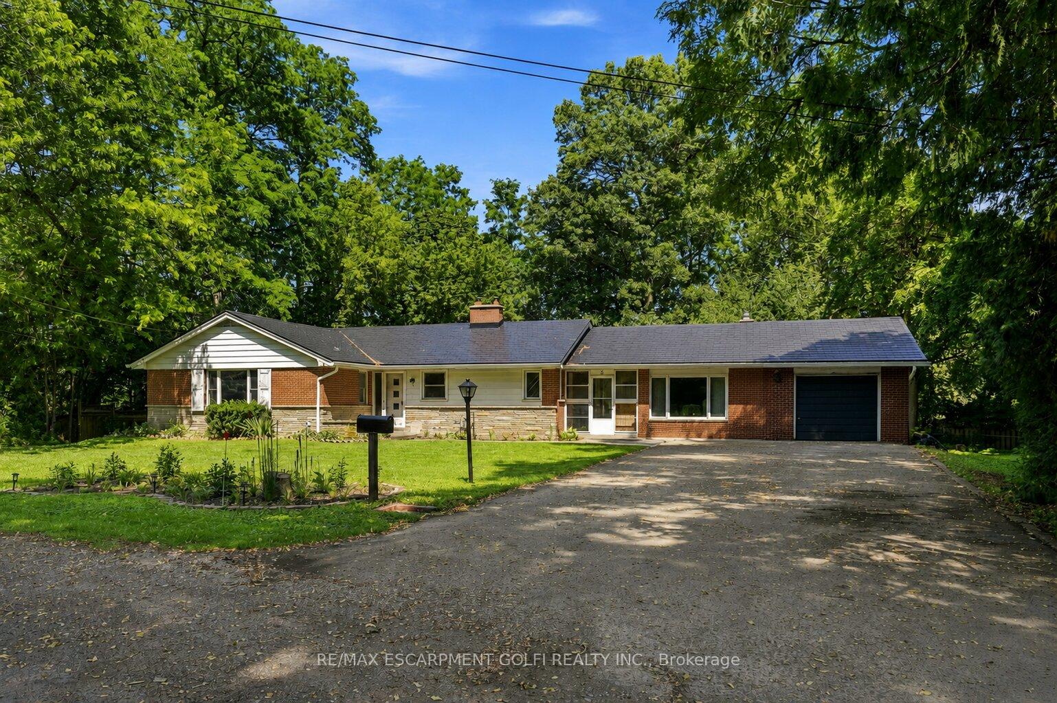 Photo 1 of 5 Hatfield Place, Hamilton, Dundas — HOMEH