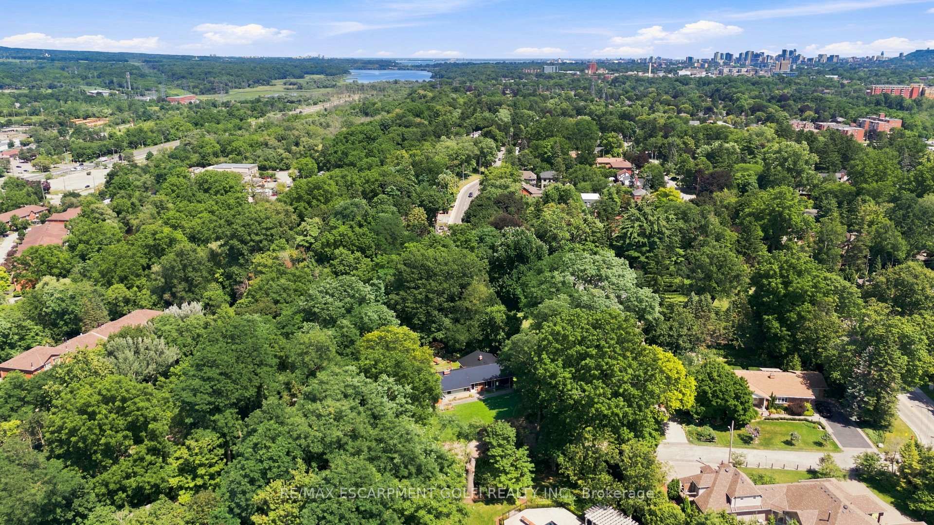 Photo 7 of 5 Hatfield Place, Hamilton, Dundas — HOMEH