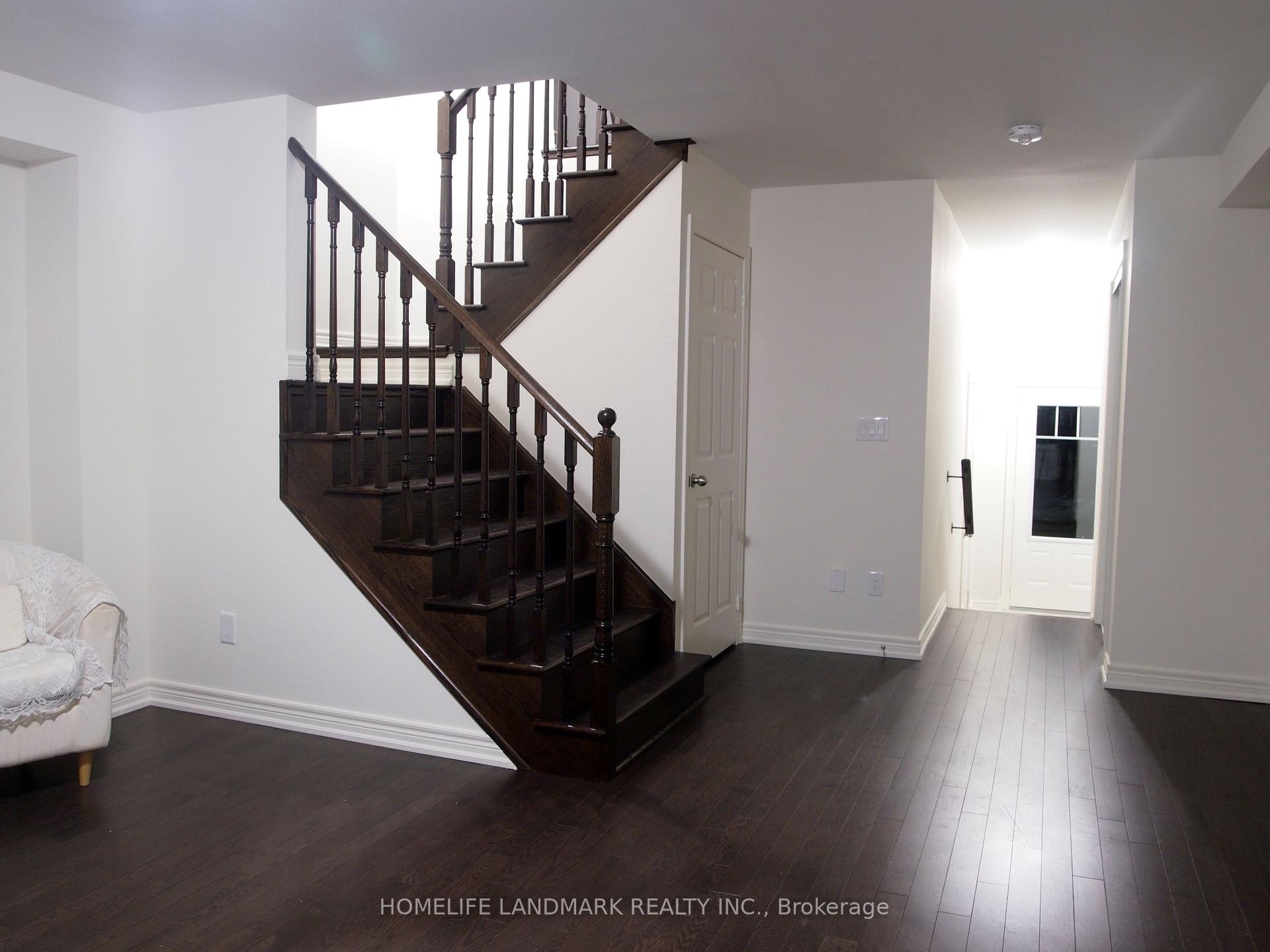 Photo 3 of 3944 Tufgar Crescent, Burlington, Alton — HOMEH