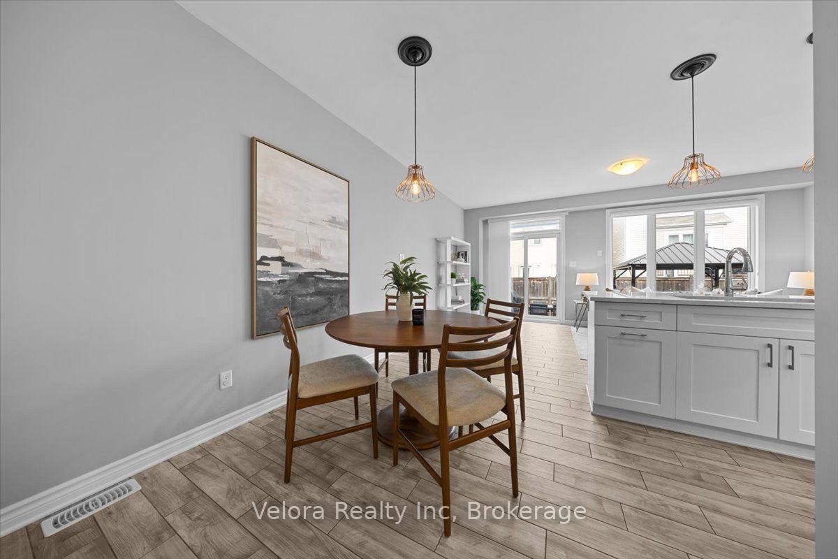 Photo 11 of 424 Warmstone Drive, Ottawa, Stittsville (North) — HOMEH