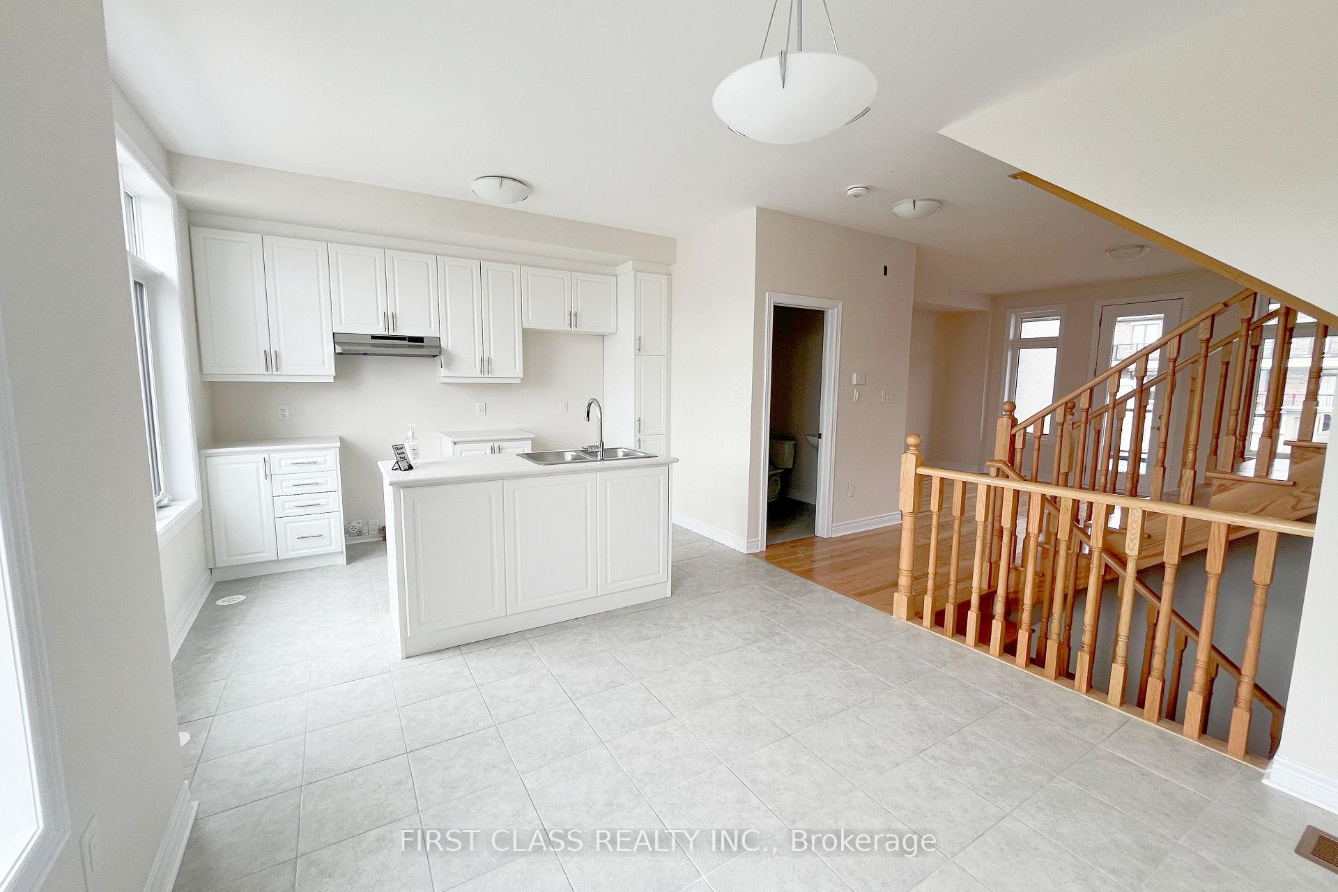 Photo 5 of 33 Mumbai Drive, Markham, Middlefield — HOMEH