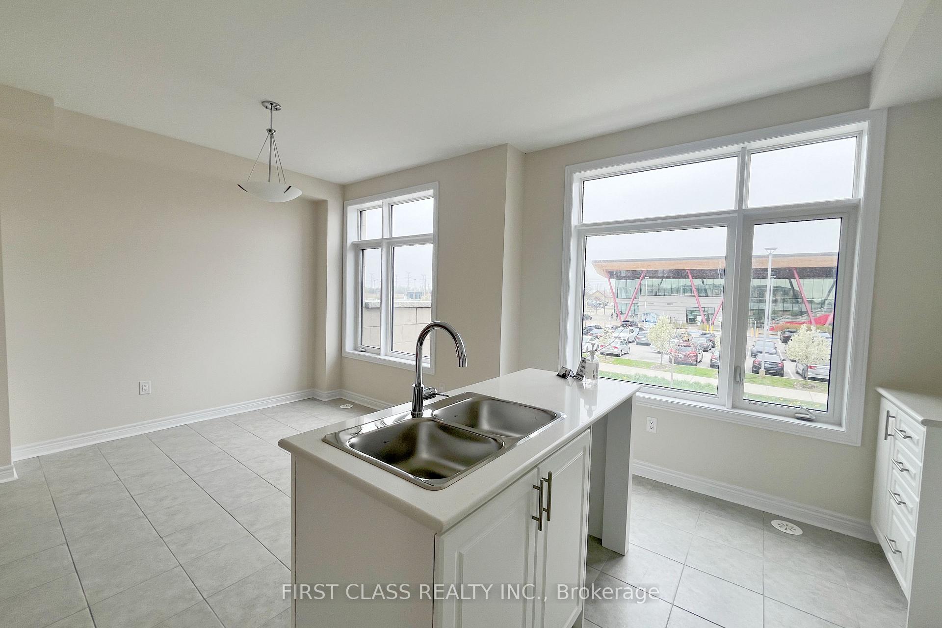 Photo 15 of 33 Mumbai Drive, Markham, Middlefield — HOMEH