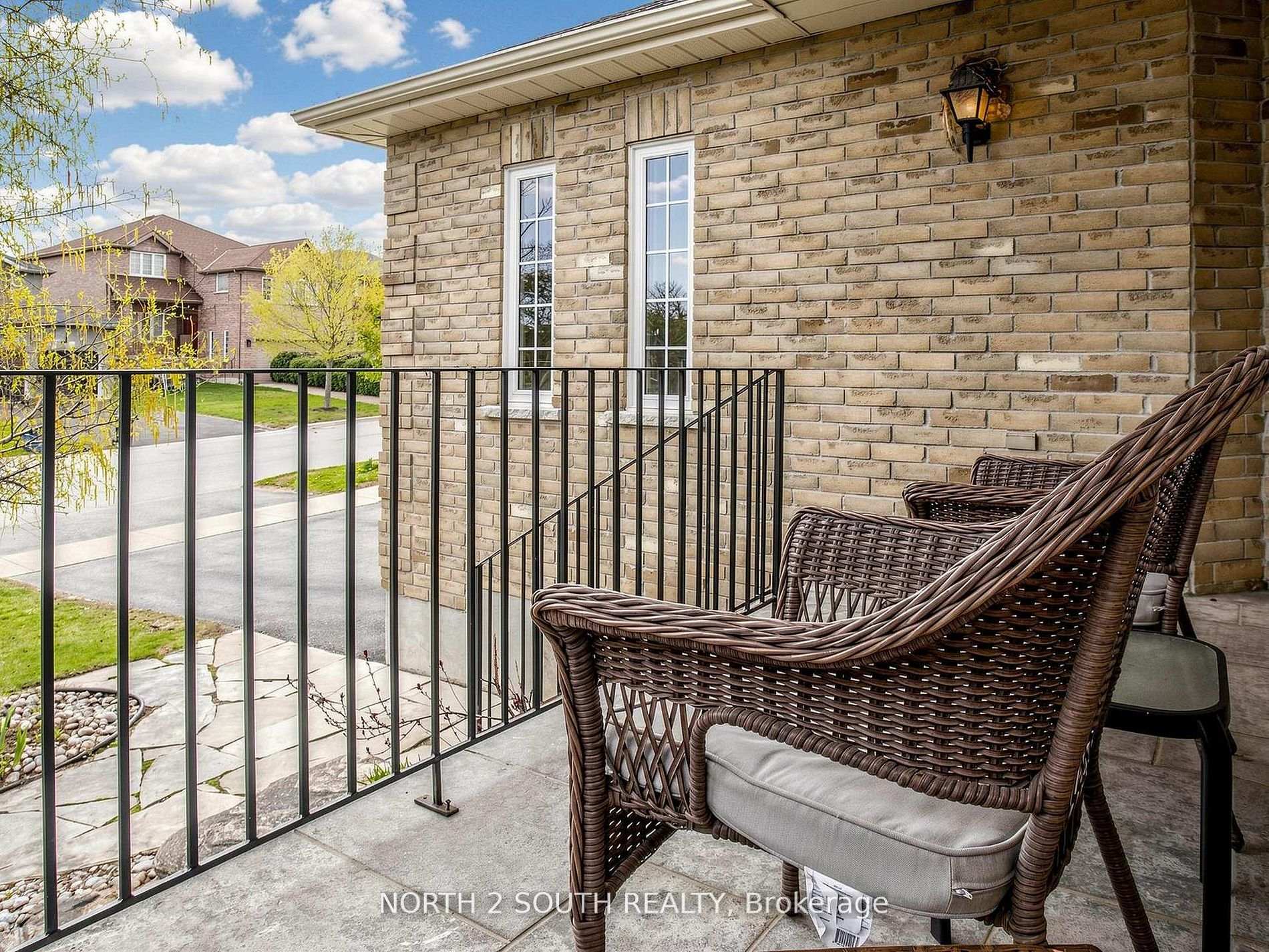 Photo 5 of 21 Black Ash Trail, Barrie, Ardagh — HOMEH