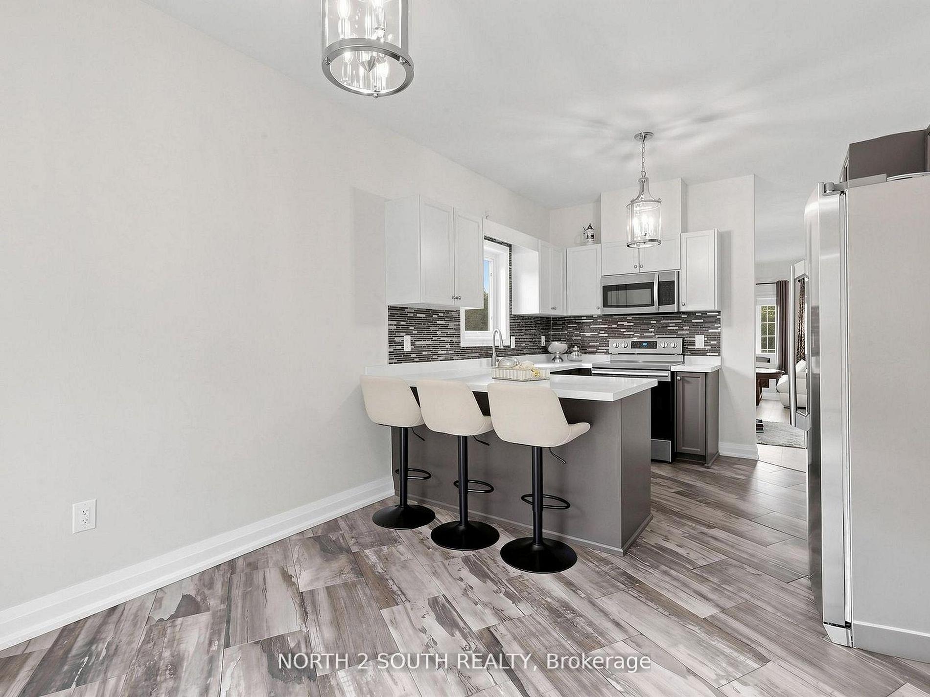 Photo 15 of 21 Black Ash Trail, Barrie, Ardagh — HOMEH