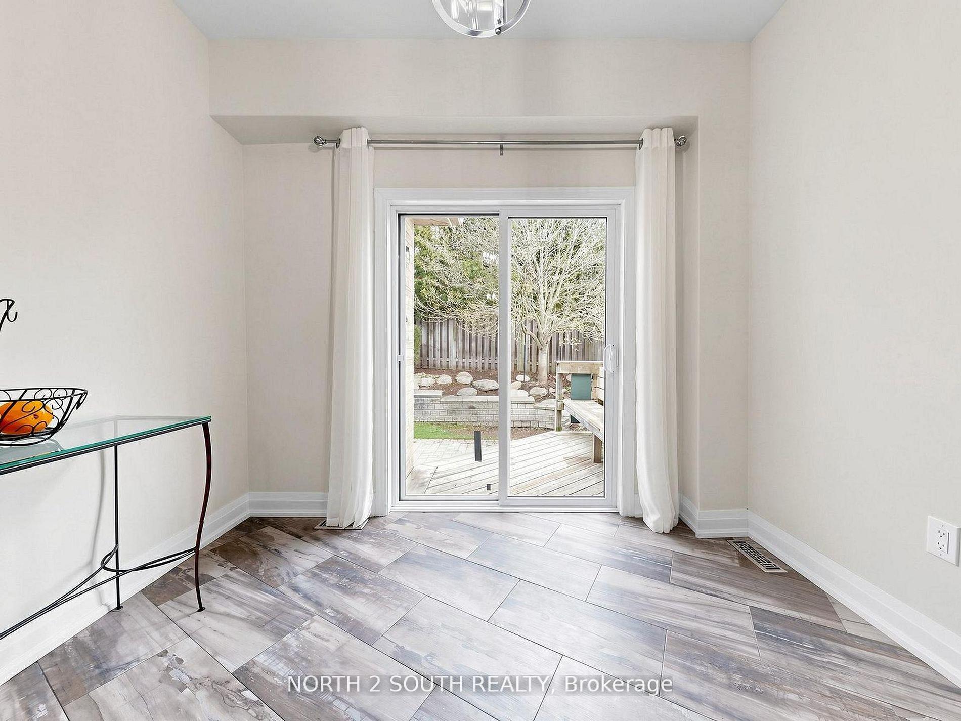 Photo 16 of 21 Black Ash Trail, Barrie, Ardagh — HOMEH