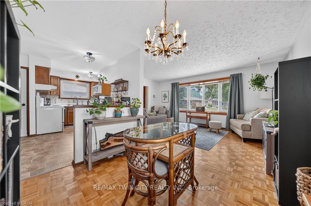 Photo 20 of 111 Kimberly Crescent, Cambridge — HOMEH