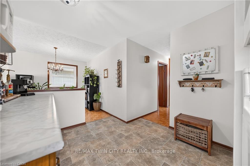 Photo 25 of 111 Kimberly Crescent, Cambridge — HOMEH