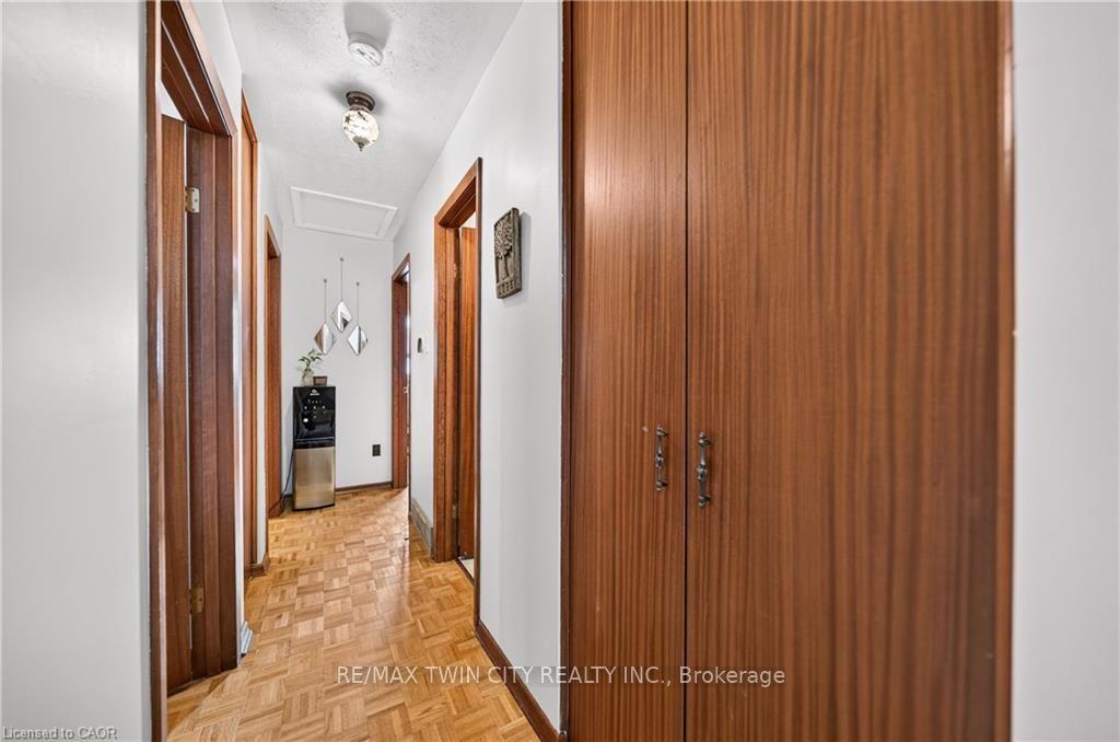 Photo 27 of 111 Kimberly Crescent, Cambridge — HOMEH