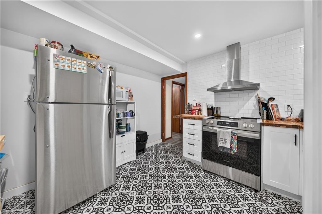 Photo 36 of 111 Kimberly Crescent, Cambridge — HOMEH