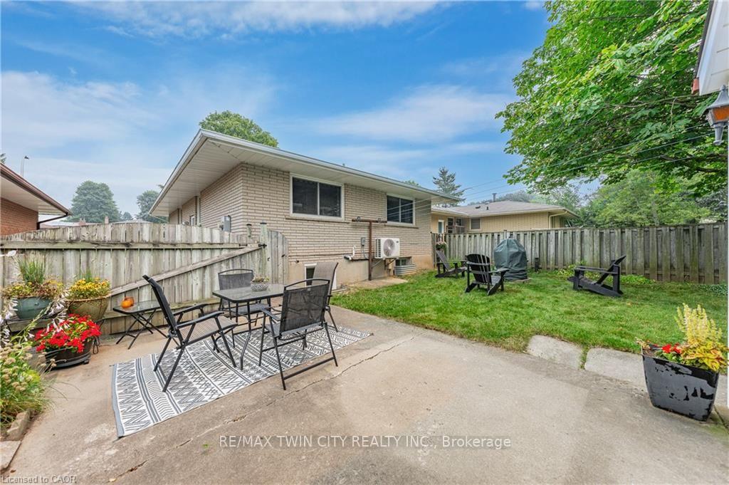 Photo 46 of 111 Kimberly Crescent, Cambridge — HOMEH