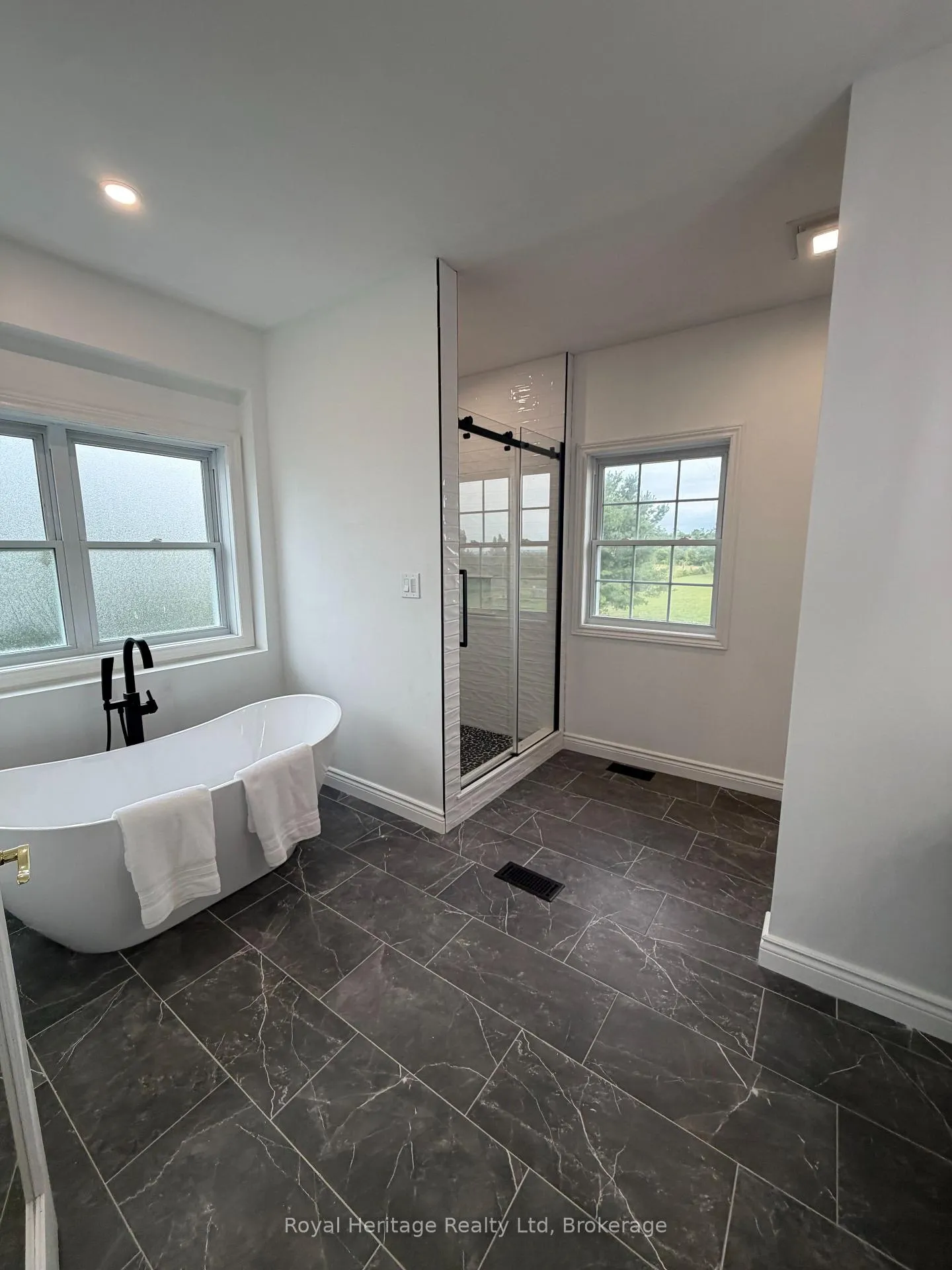 Photo 32 of 540 Fallis Line, Cavan Monaghan, Cavan Twp — HOMEH