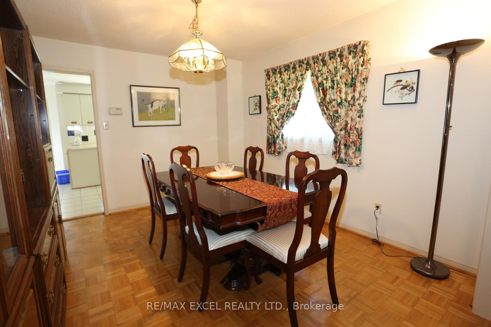 Photo 4 of 93 Olivewood Drive, Markham, Middlefield — HOMEH