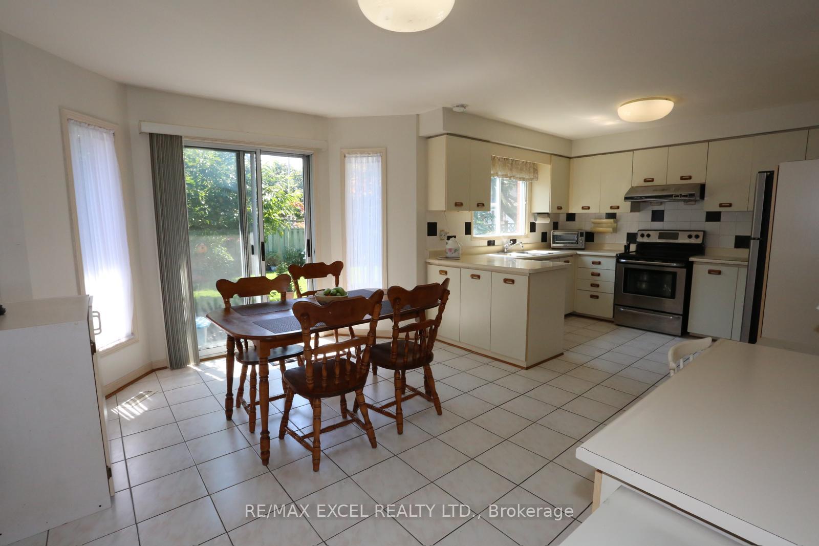 Photo 19 of 93 Olivewood Drive, Markham, Middlefield — HOMEH