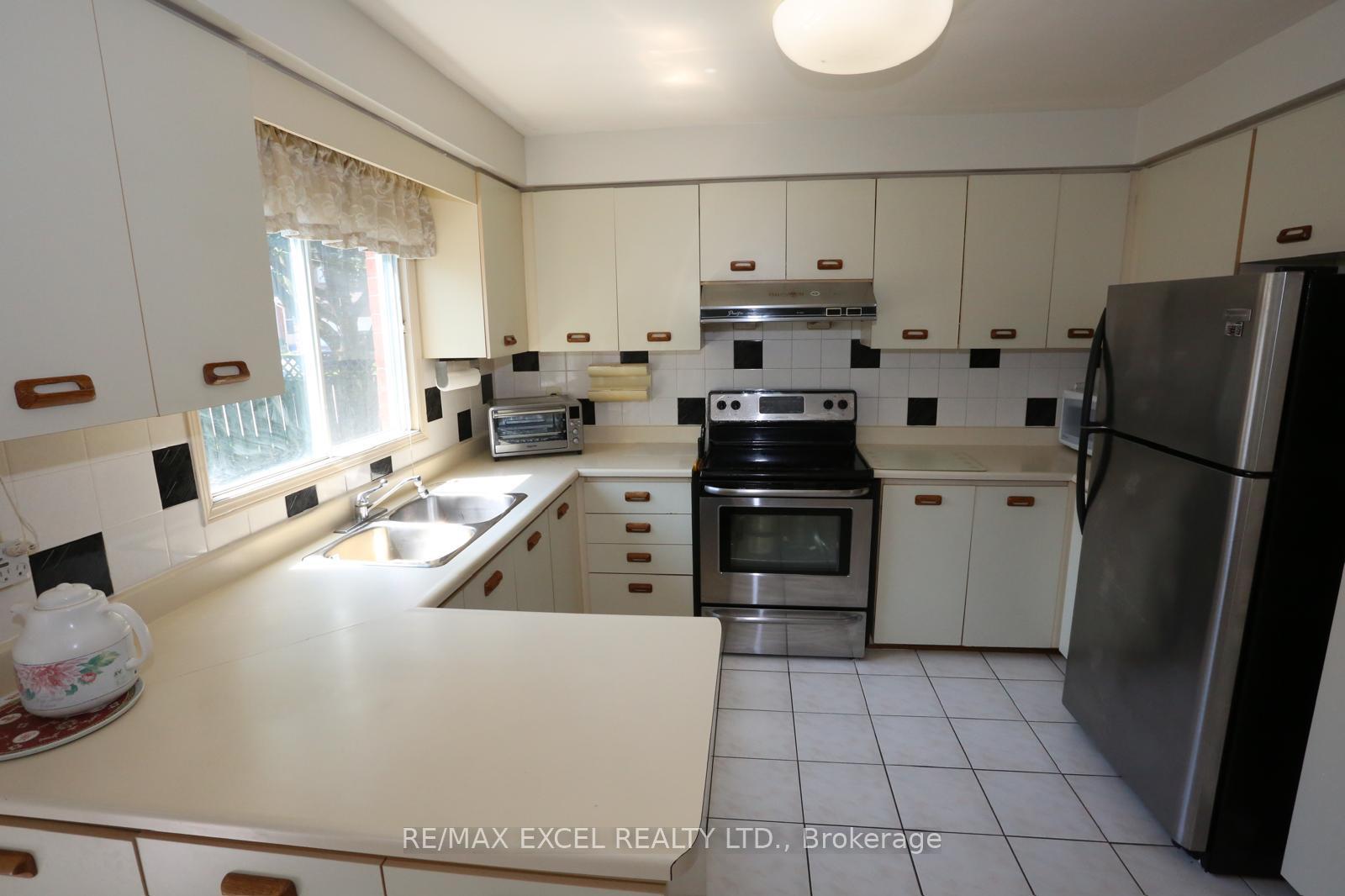 Photo 18 of 93 Olivewood Drive, Markham, Middlefield — HOMEH