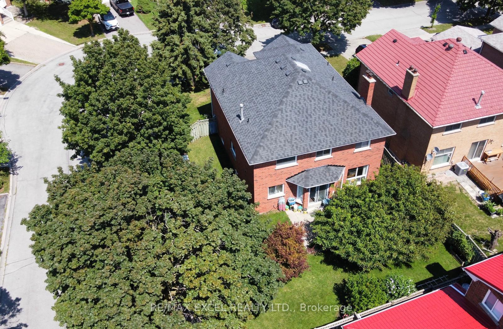 Photo 2 of 93 Olivewood Drive, Markham, Middlefield — HOMEH