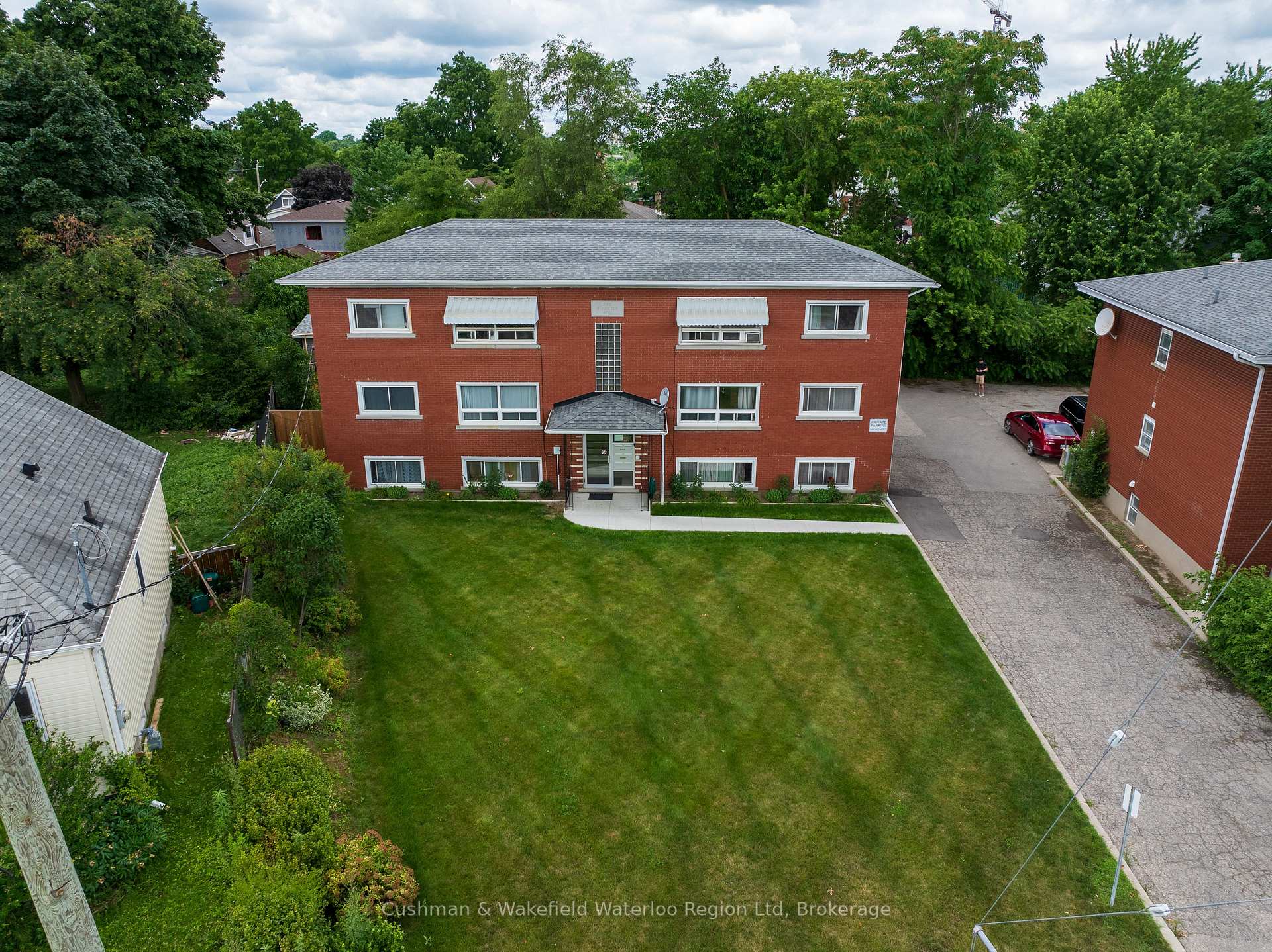 Photo 2 of 282 Ottawa Street S, Kitchener, Southdale — HOMEH