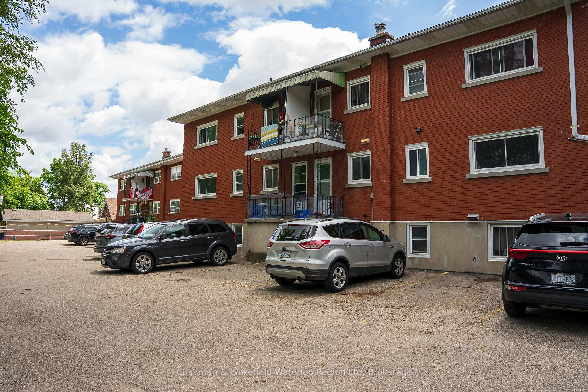 Photo 5 of 282 Ottawa Street S, Kitchener, Southdale — HOMEH