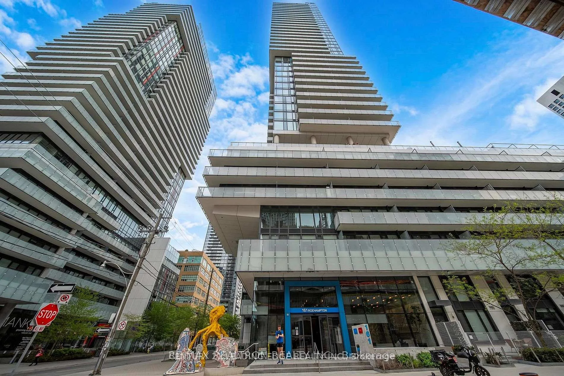 Photo 3 of Unit 603, 161 Roehampton Avenue, Toronto, Mount Pleasant West — HOMEH