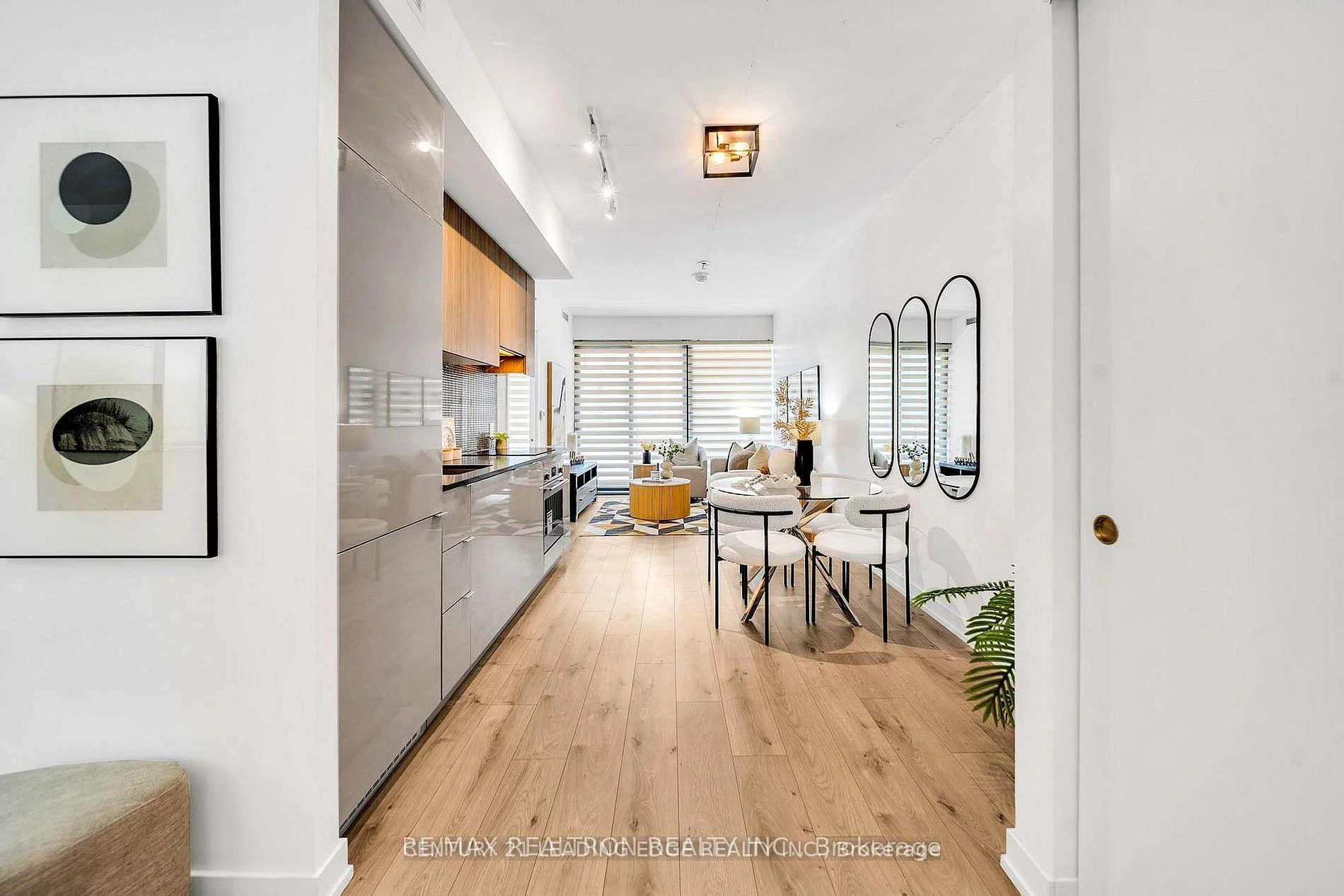 Photo 6 of Unit 603, 161 Roehampton Avenue, Toronto, Mount Pleasant West — HOMEH