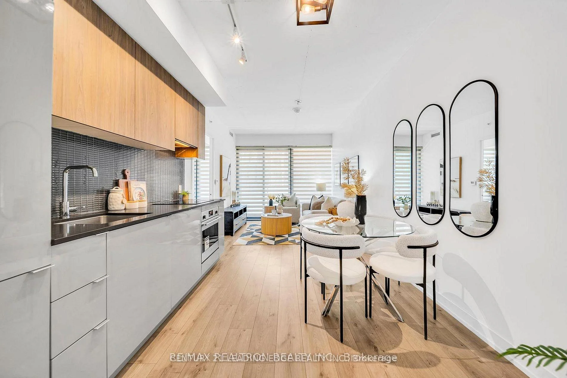 Photo 7 of Unit 603, 161 Roehampton Avenue, Toronto, Mount Pleasant West — HOMEH